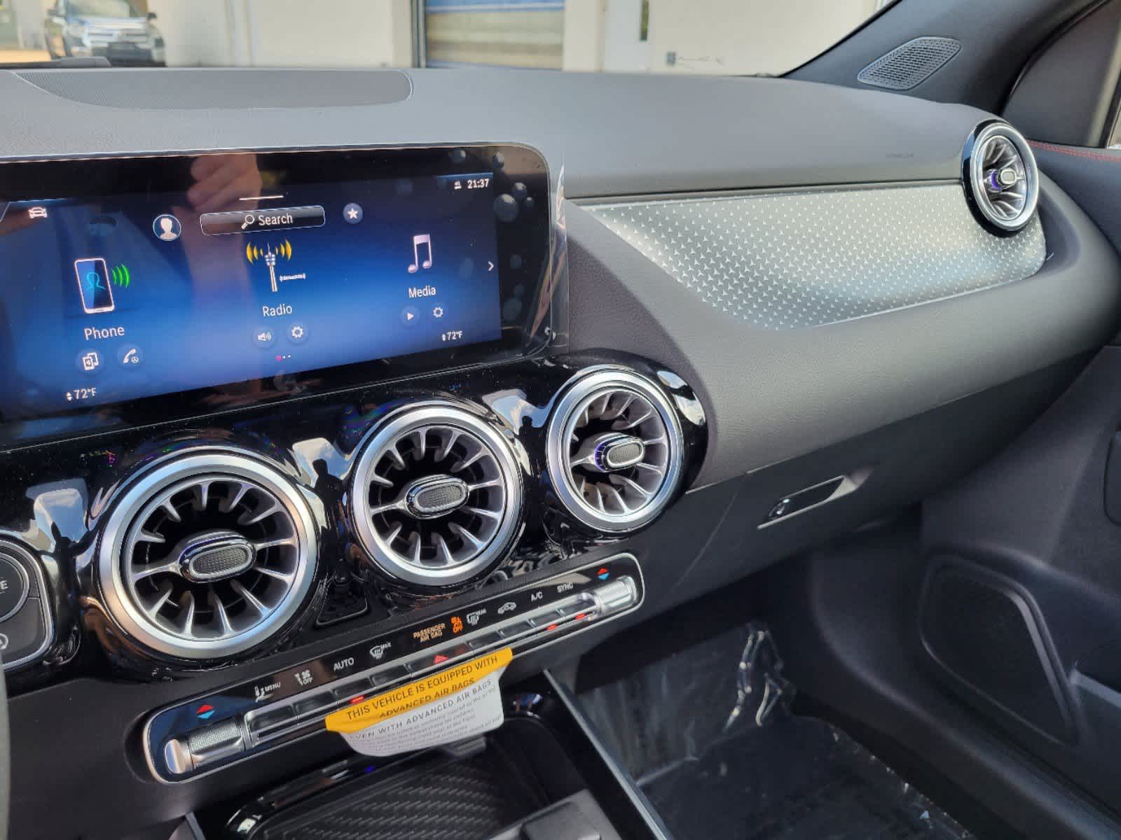 Thumbnail: 2025 Mercedes-Benz GLA - 14