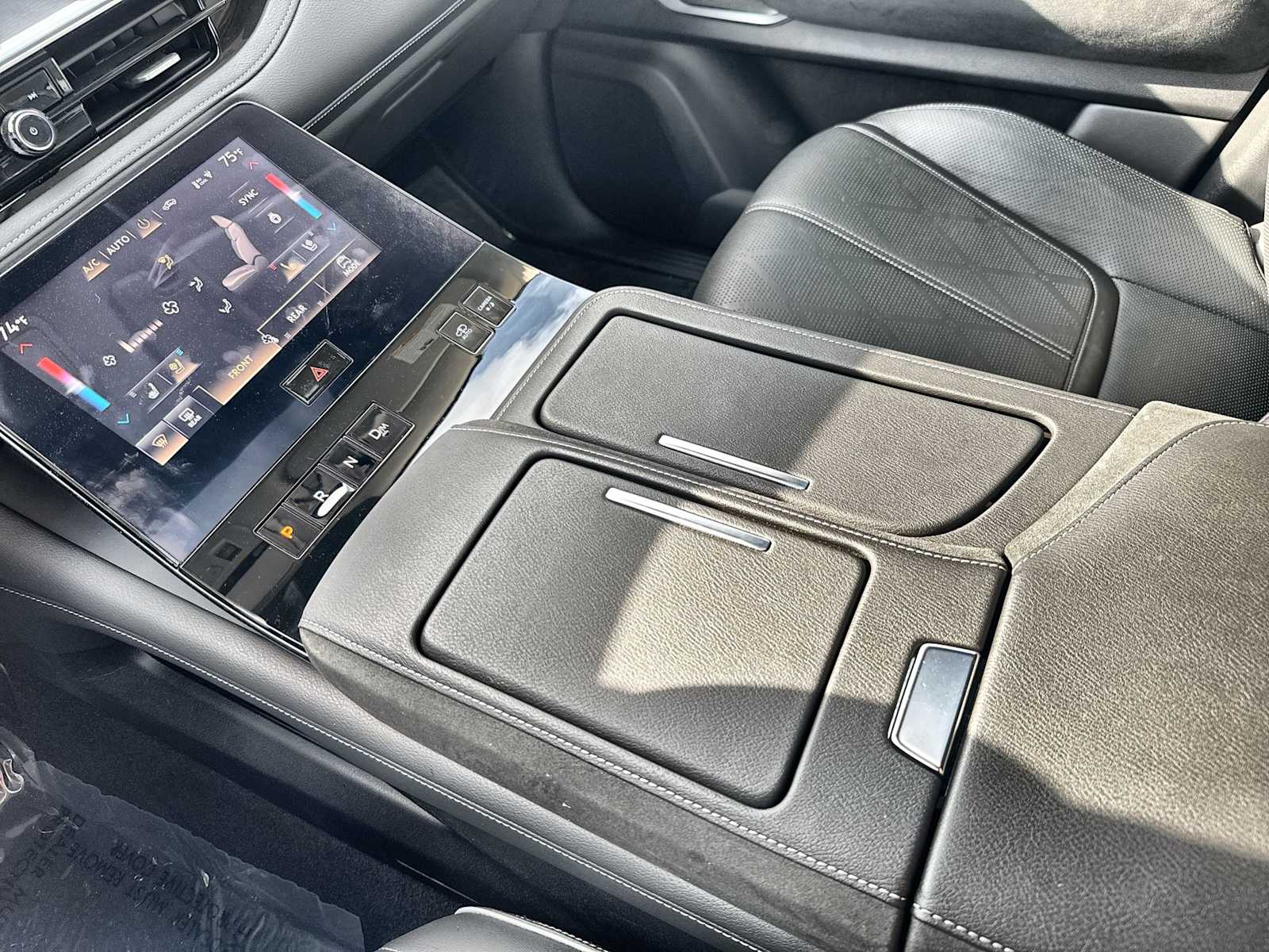 Thumbnail: 2025 INFINITI QX80 - 22