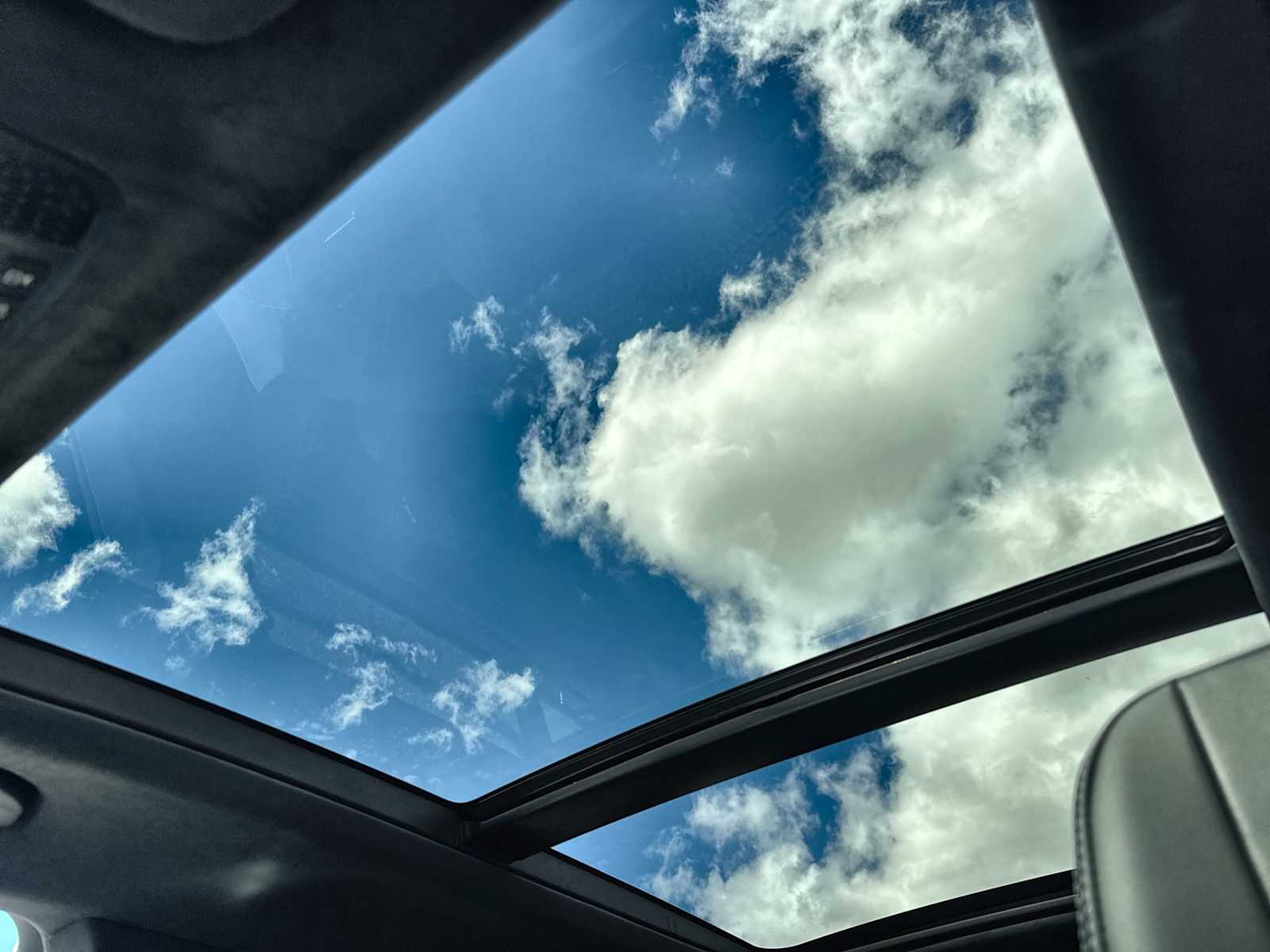 Thumbnail: 2026 Mercedes-Benz GL-Class - 28