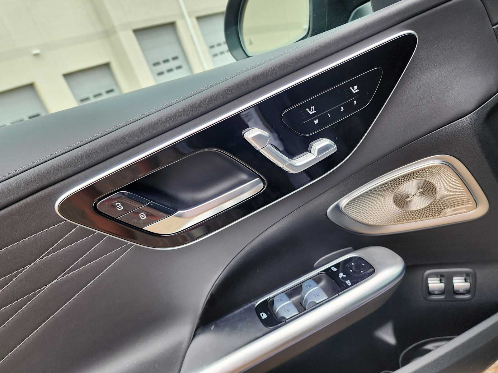 Thumbnail: 2025 Mercedes-Benz C-Class - 13
