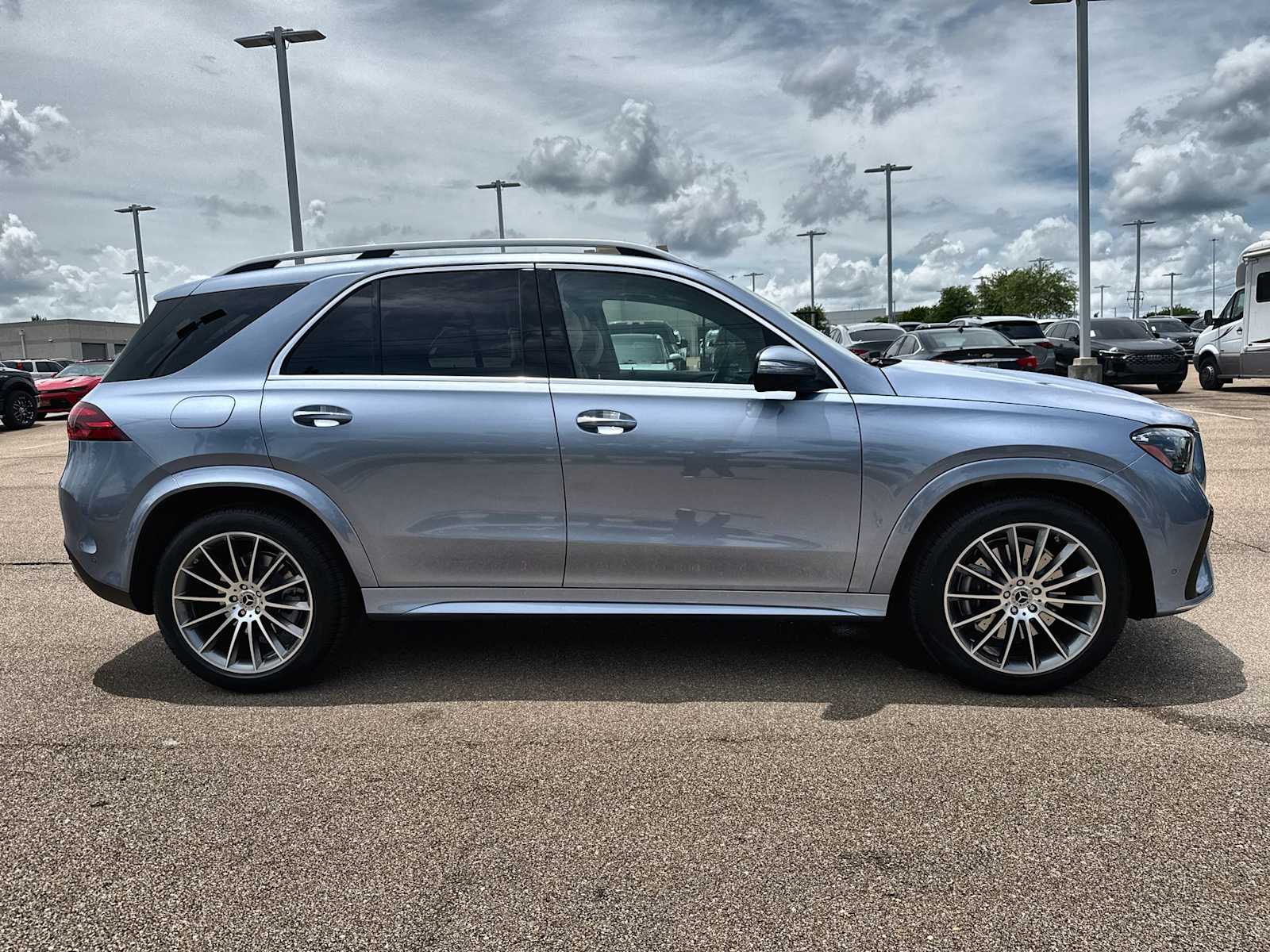 Thumbnail: 2026 Mercedes-Benz GLE - 10
