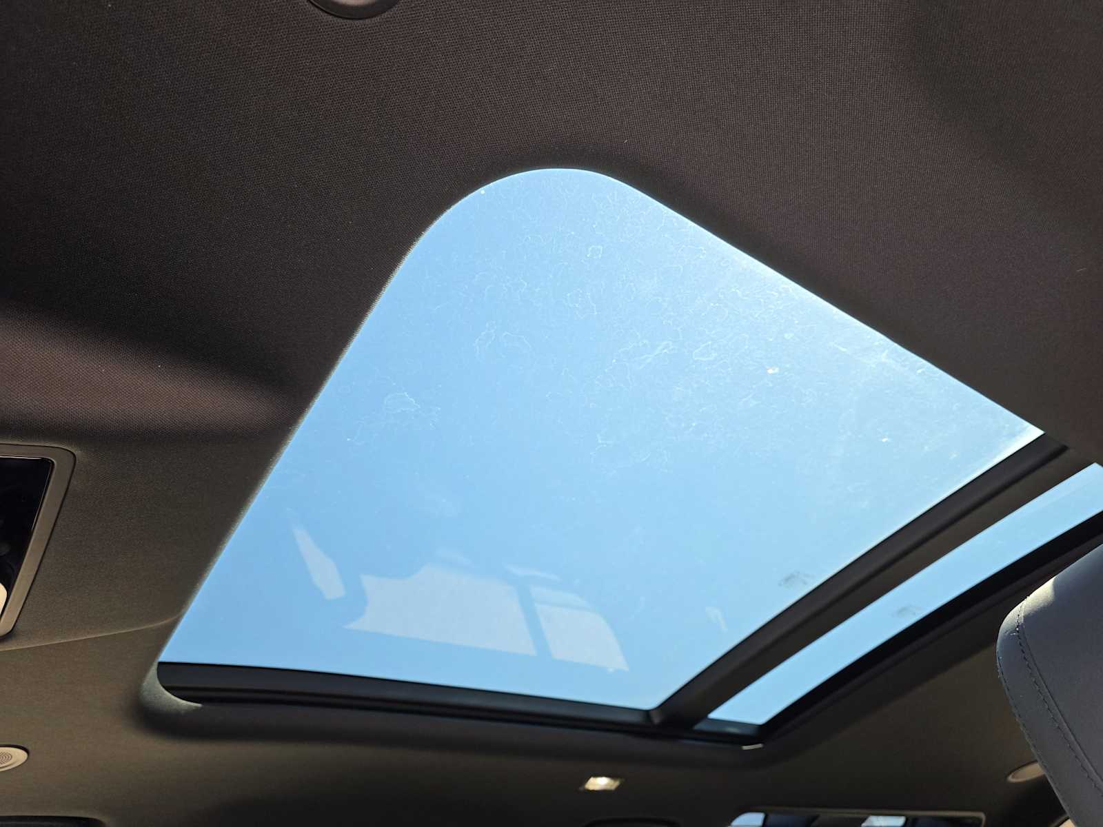 Thumbnail: 2024 Land Rover Defender - 13