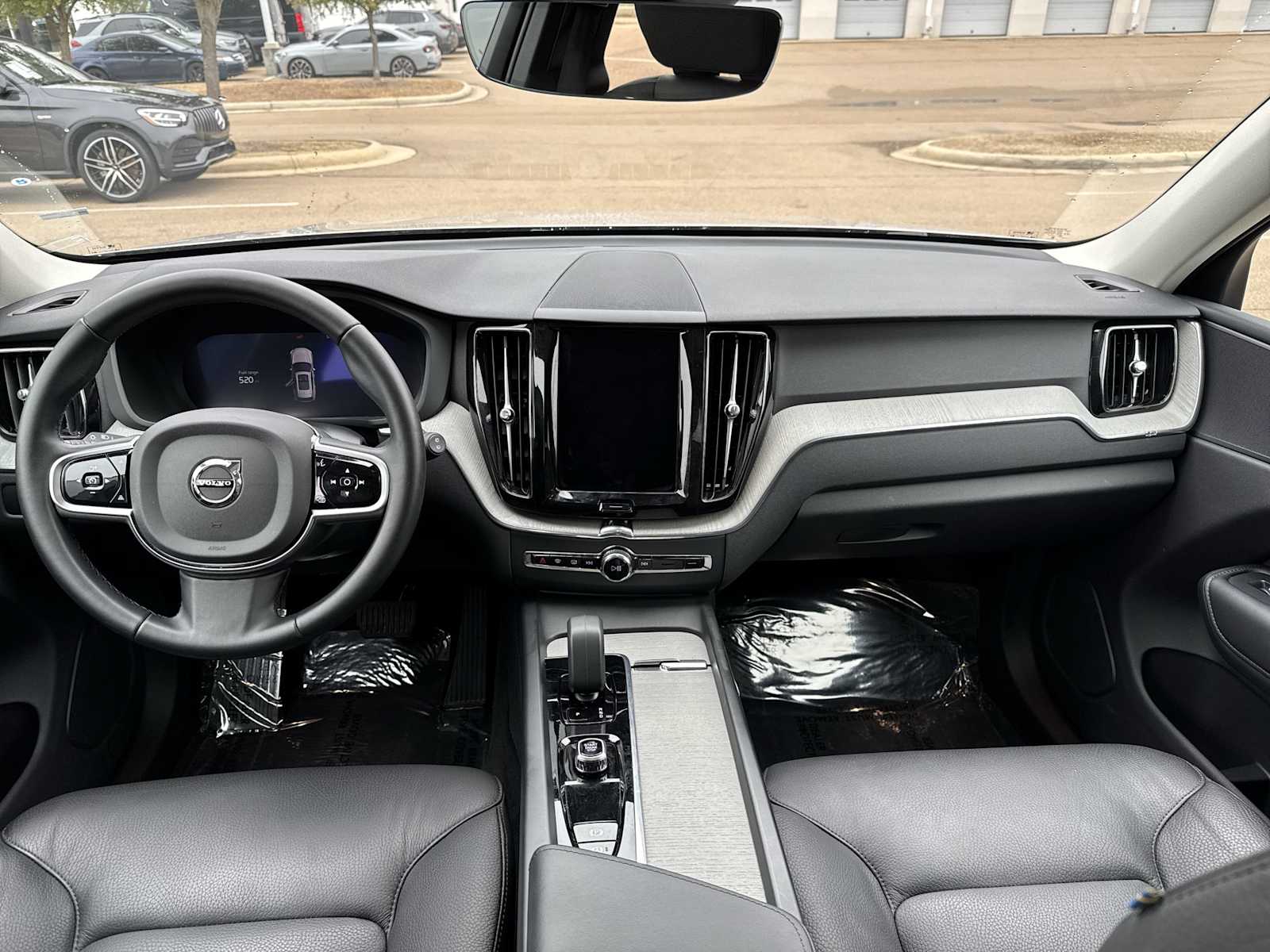 Thumbnail: 2025 Volvo XC60 - 14