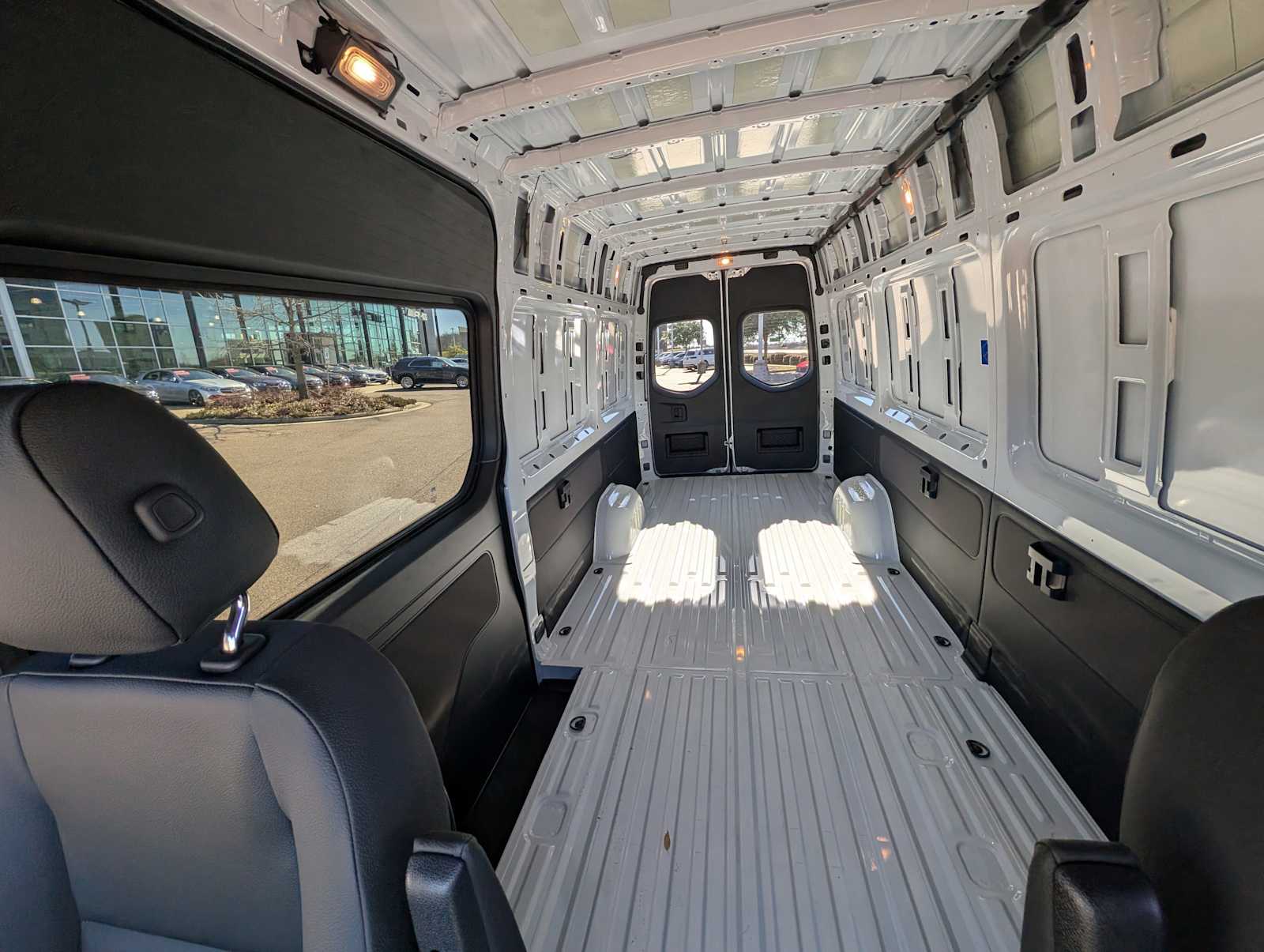 Thumbnail: 2026 Mercedes-Benz Sprinter - 16