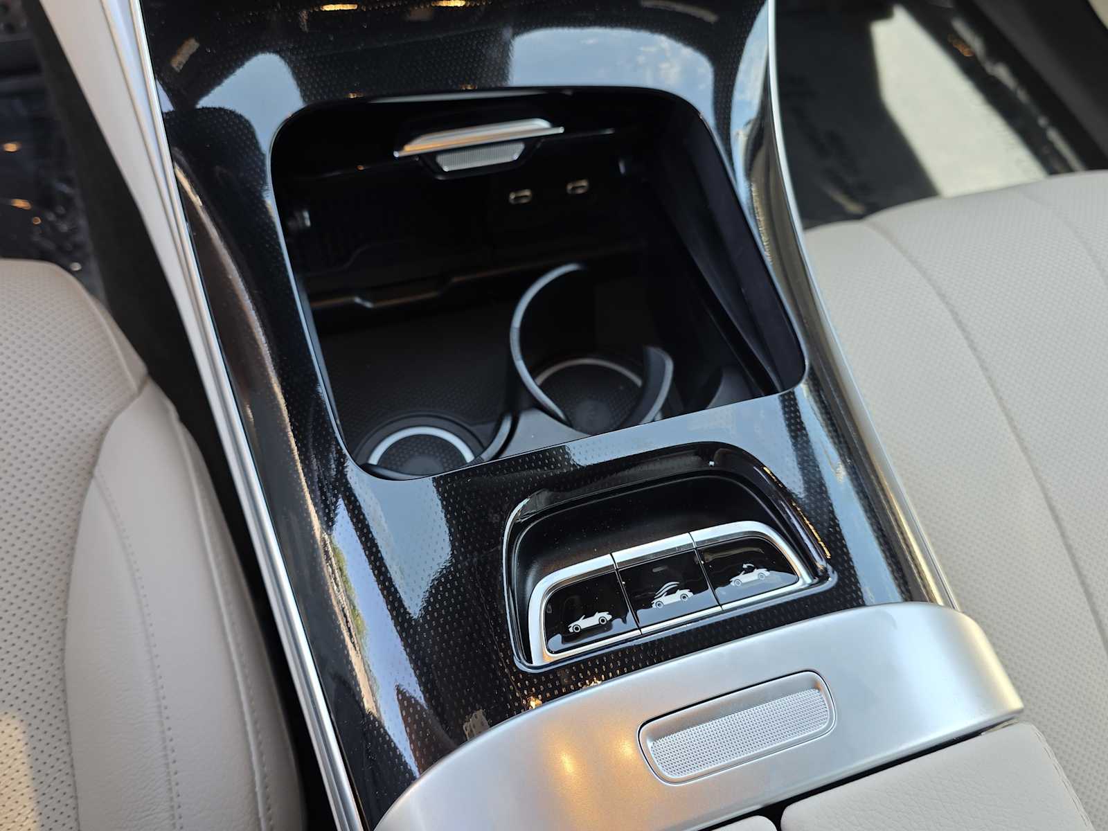 Thumbnail: 2026 Mercedes-Benz CLE - 22