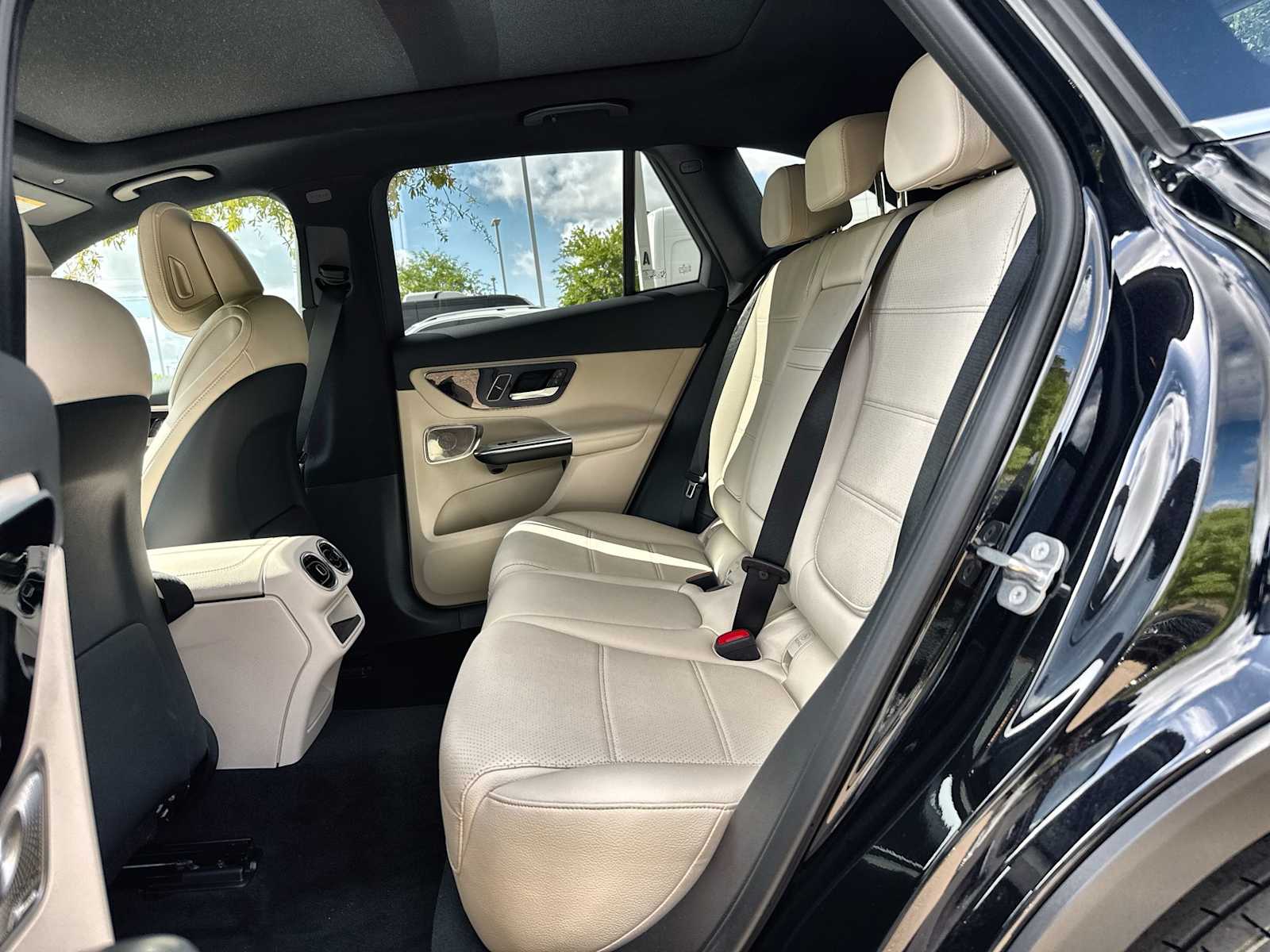 Thumbnail: 2026 Mercedes-Benz GLC - 4