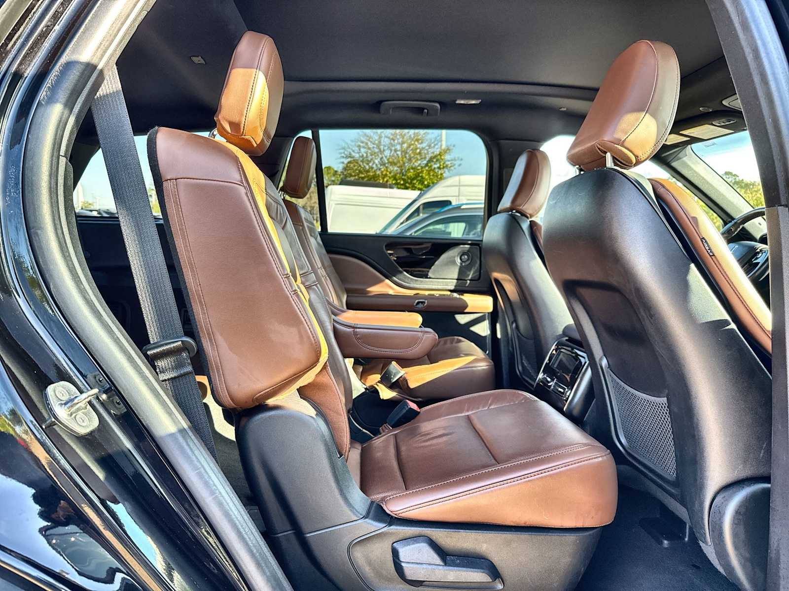 Thumbnail: 2022 Lincoln Aviator - 19