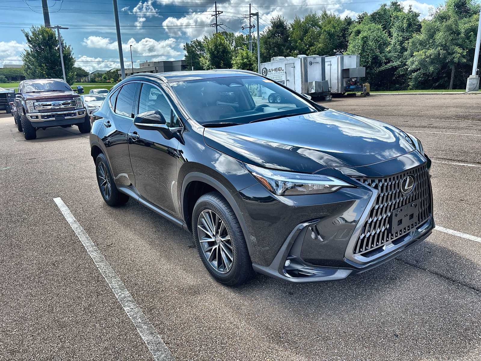 Thumbnail: 2024 Lexus ES - 10