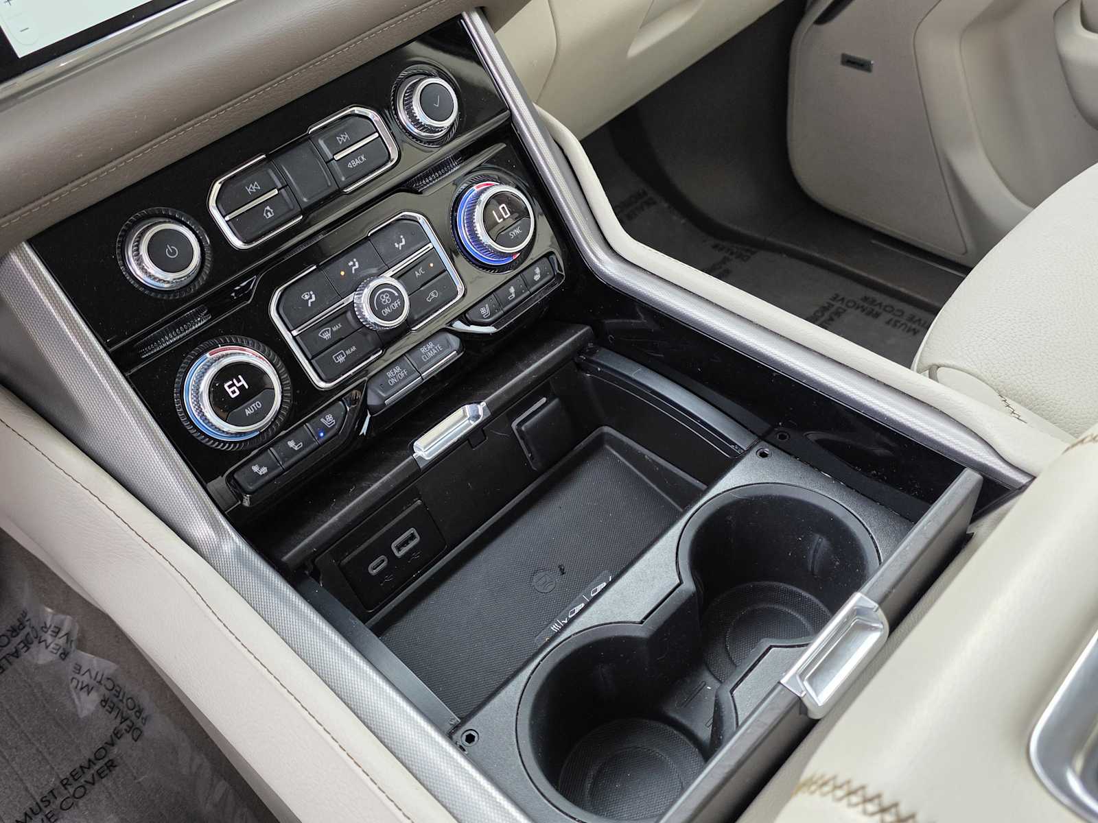 Thumbnail: 2022 GMC Yukon XL - 23