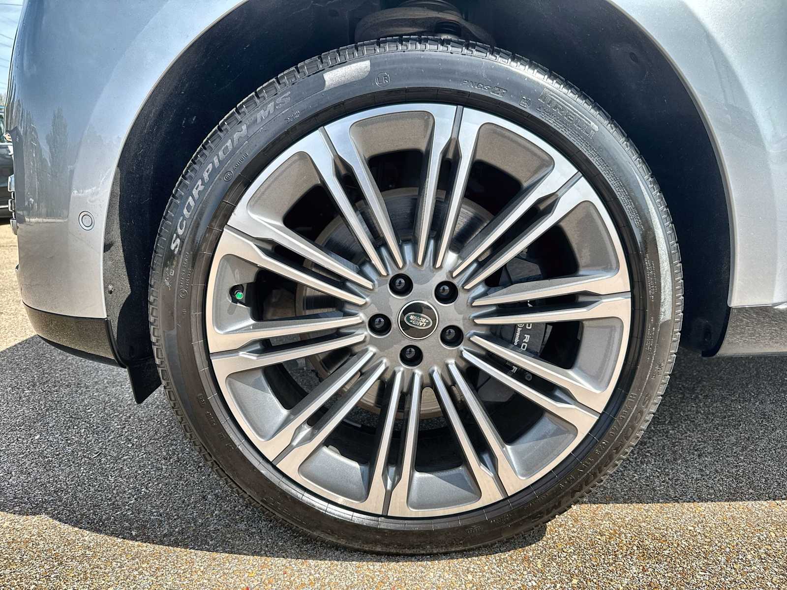 Thumbnail: 2025 Land Rover Range Rover - 14