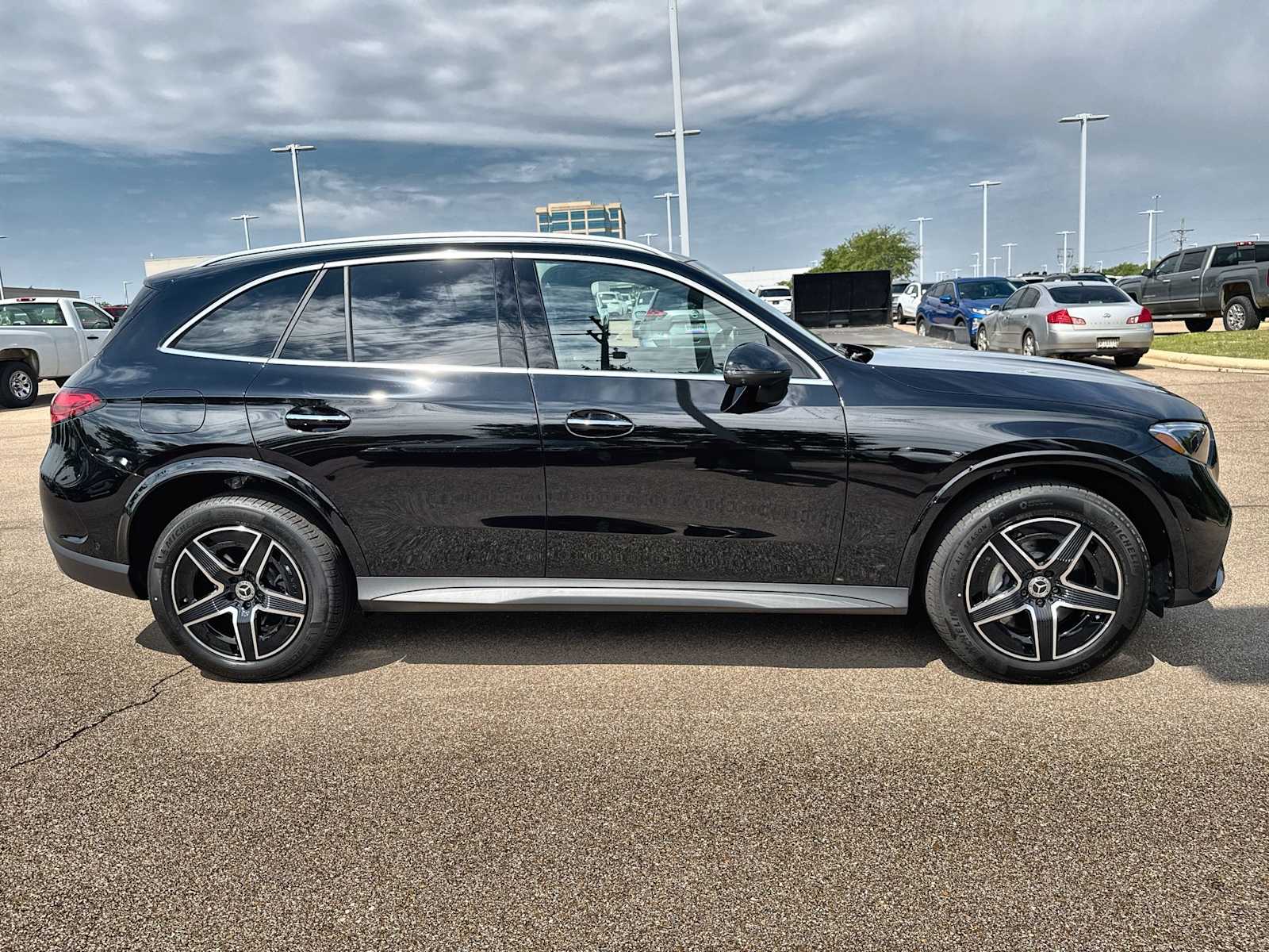 Thumbnail: 2026 Mercedes-Benz GLC - 10