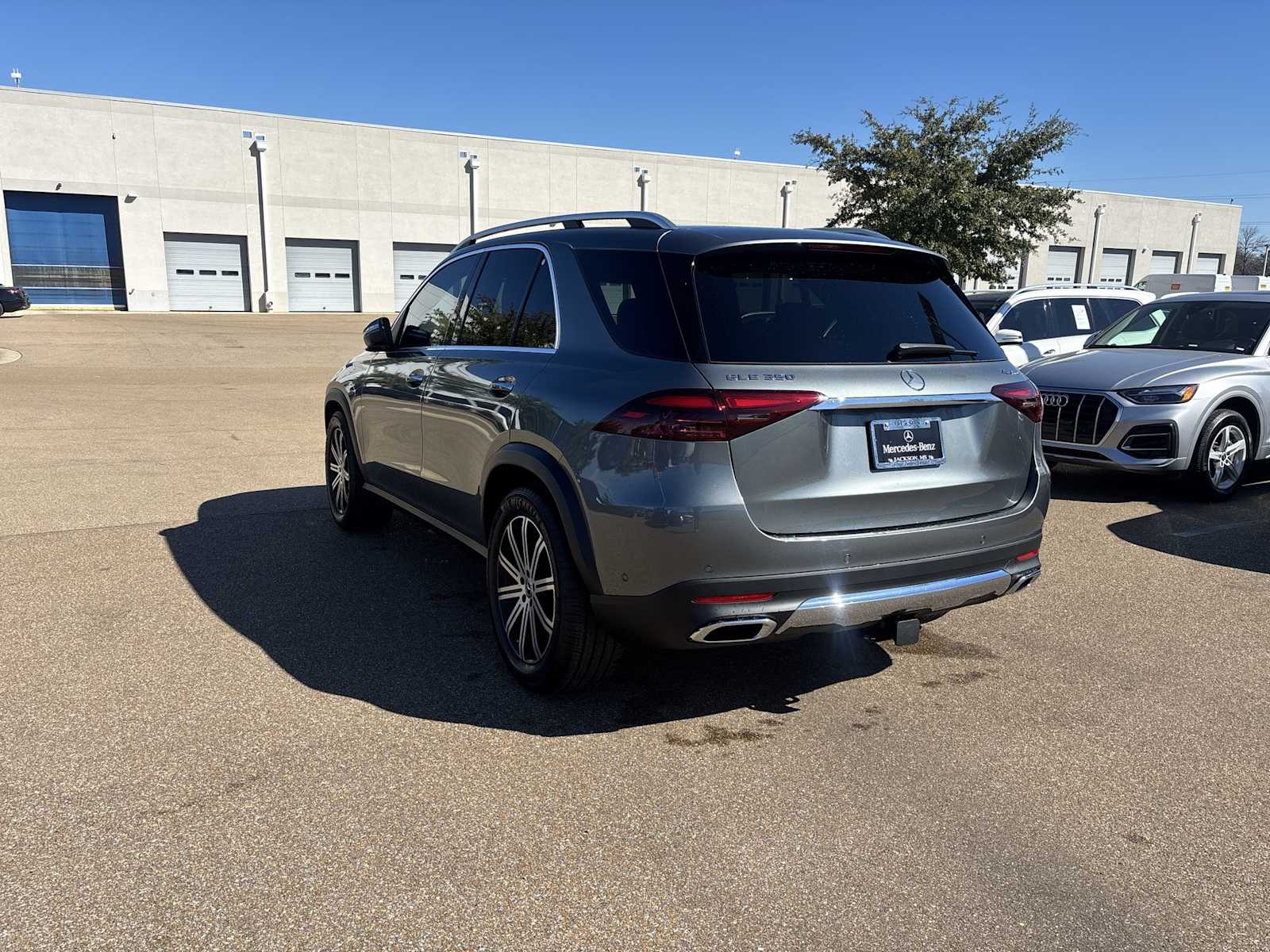 Thumbnail: 2026 Mercedes-Benz GLE - 4