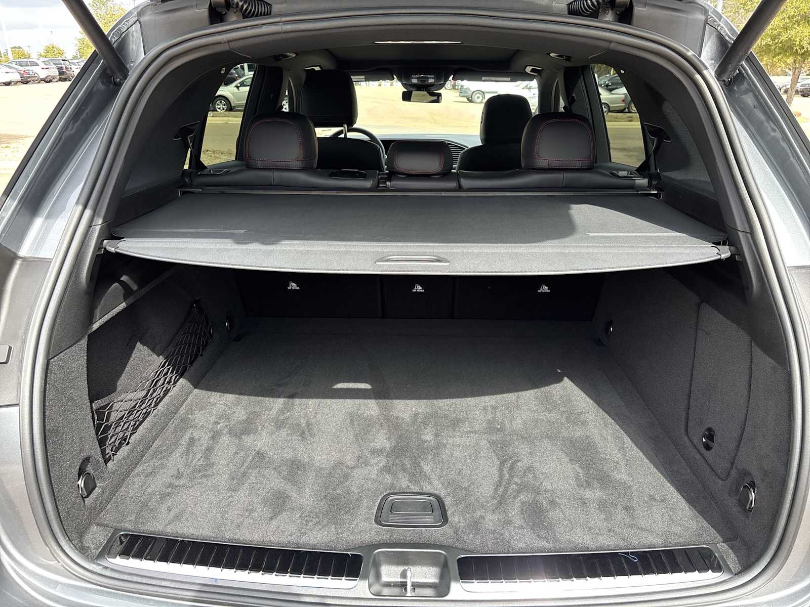 Thumbnail: 2026 Mercedes-Benz GLE - 26