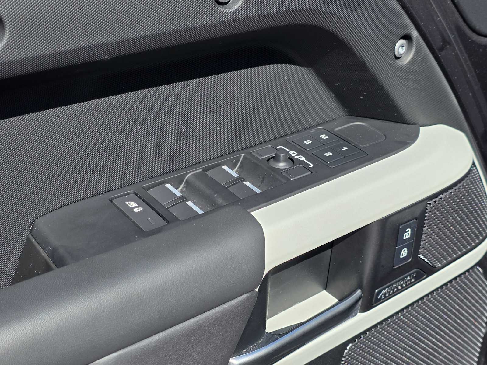 Thumbnail: 2024 Land Rover Defender - 19