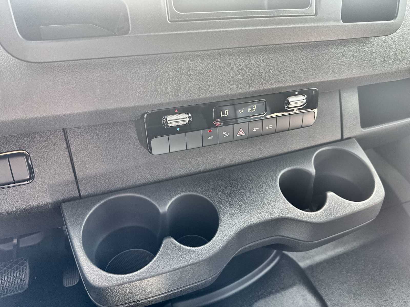 Thumbnail: 2026 Mercedes-Benz Sprinter - 22