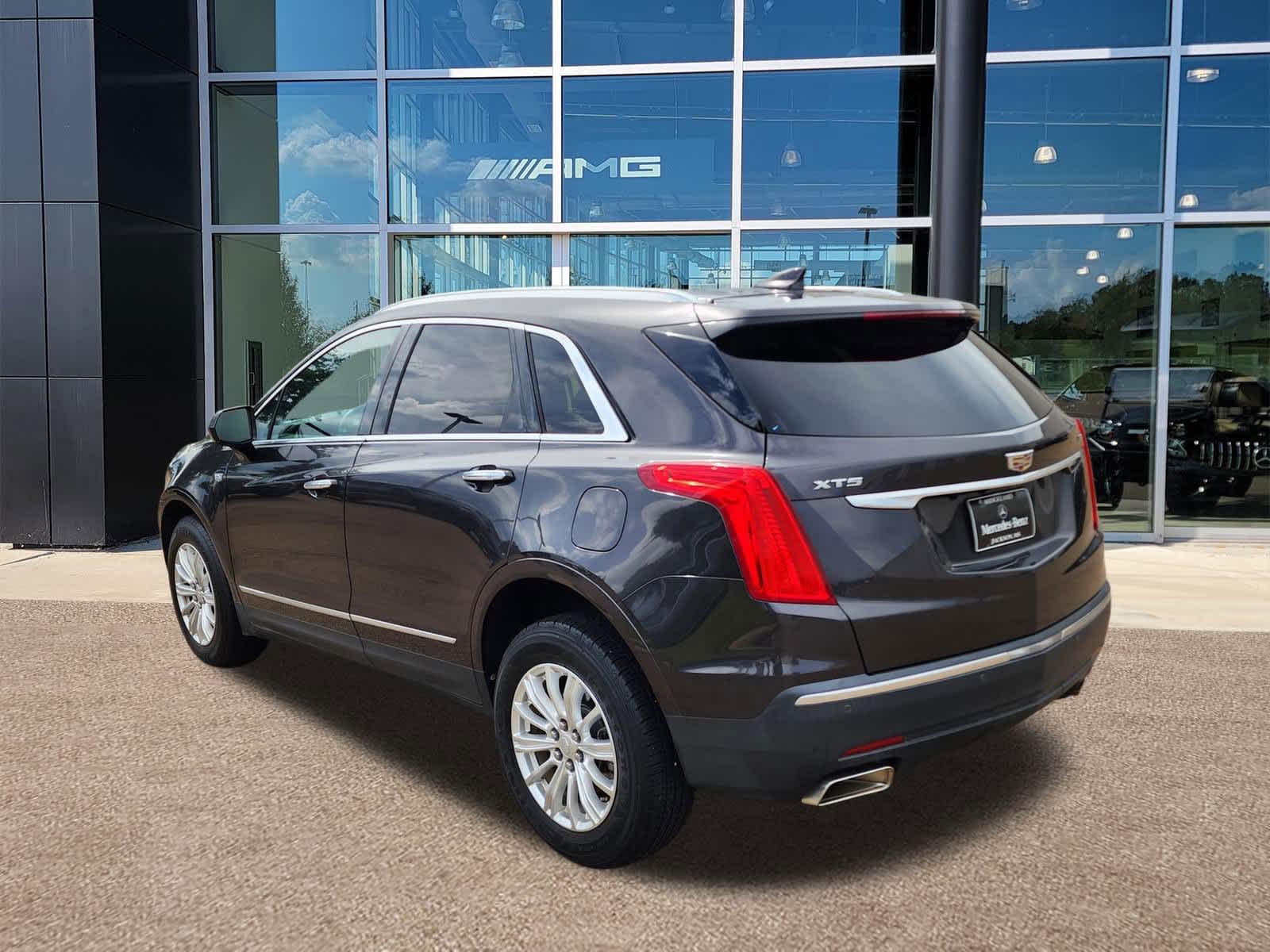 Thumbnail: 2017 Cadillac XT5 - 21