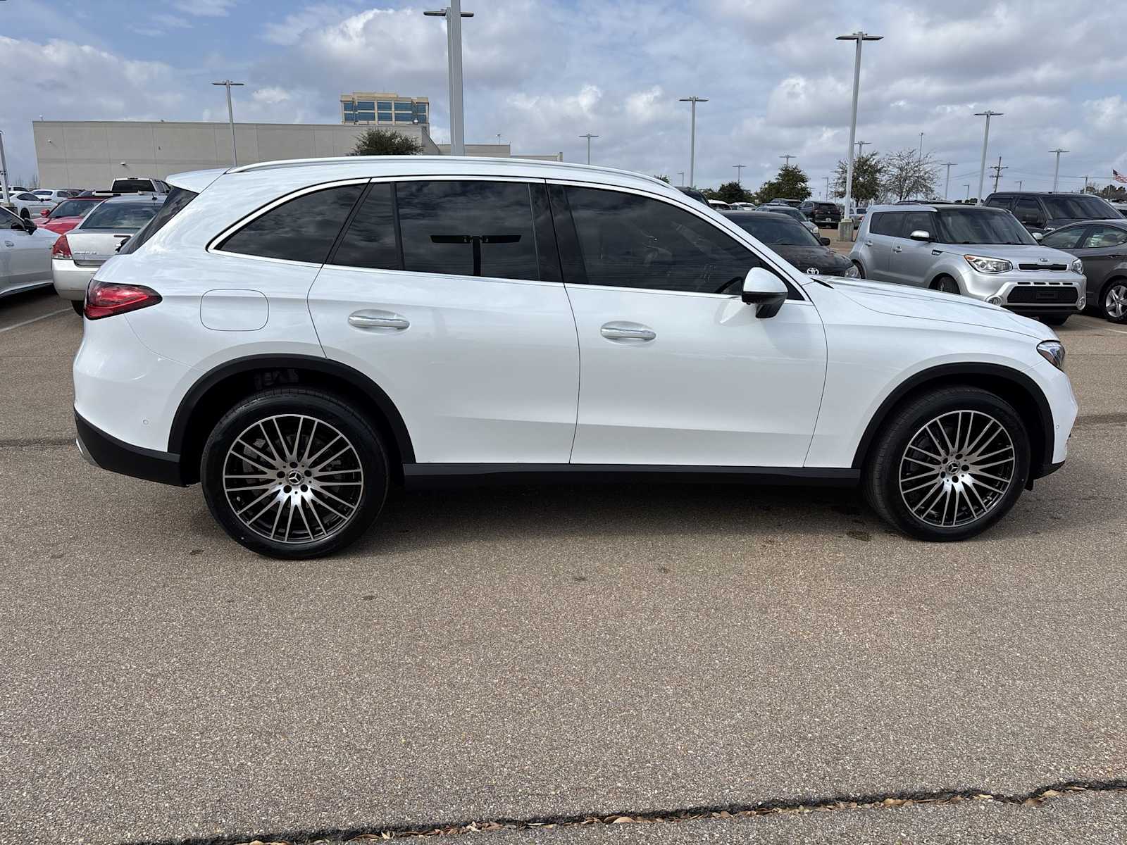 Thumbnail: 2026 Mercedes-Benz GLC - 7