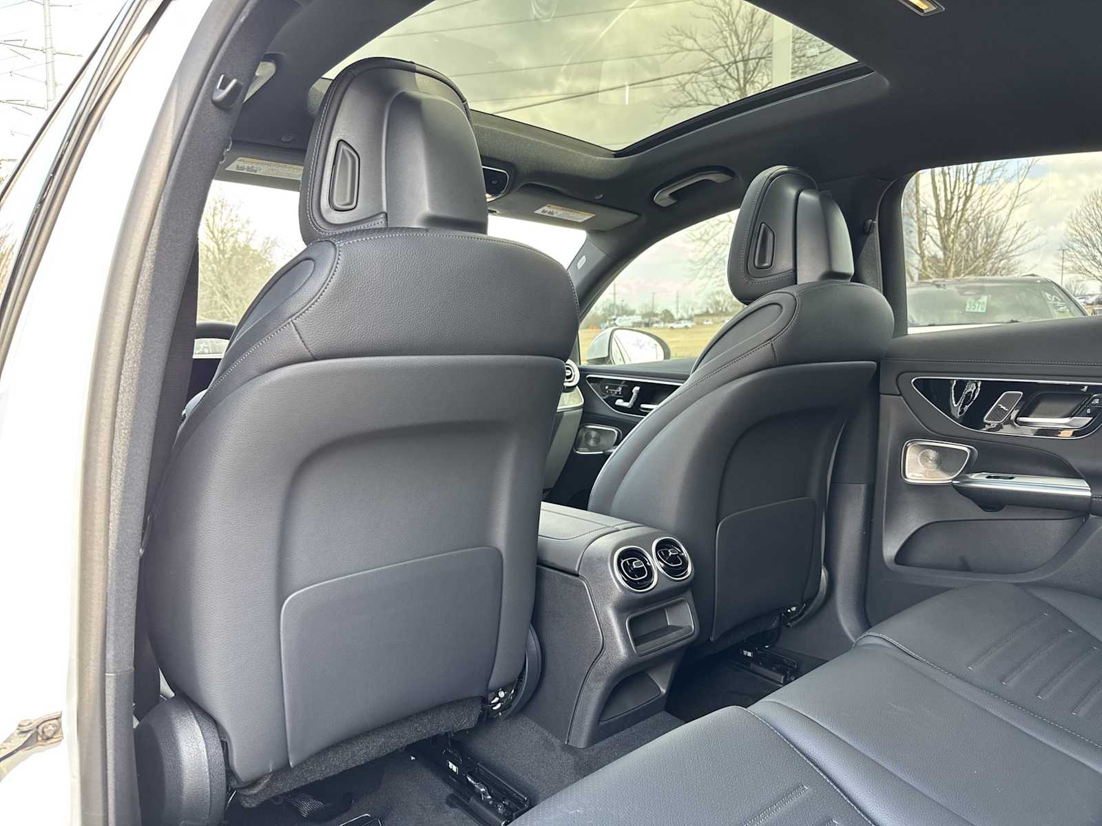 Thumbnail: 2026 Mercedes-Benz GLC - 16