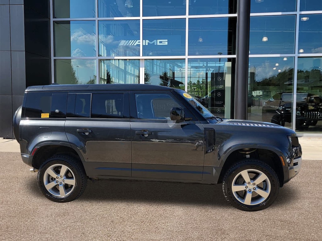 Used 2024 Land Rover Defender SE SUV