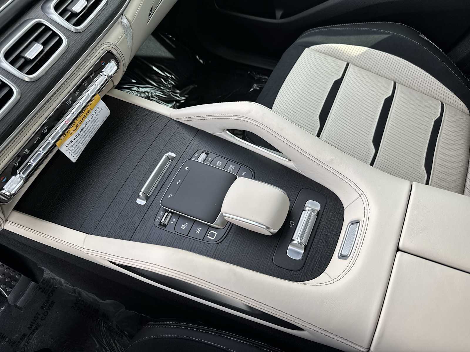 Thumbnail: 2026 Mercedes-Benz GLE - 22