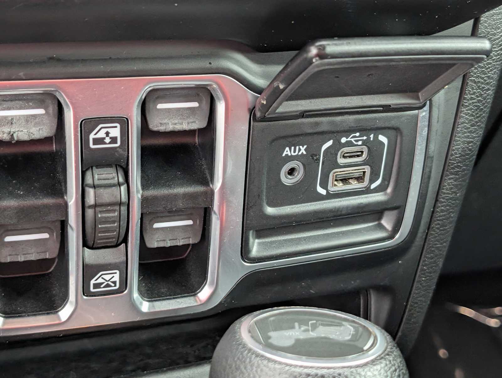 Thumbnail: 2020 Jeep Wrangler - 22