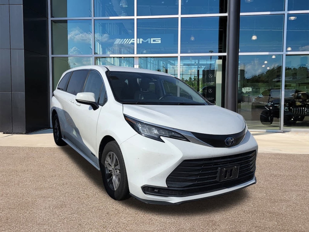 Used 2021 Toyota Sienna LE Van