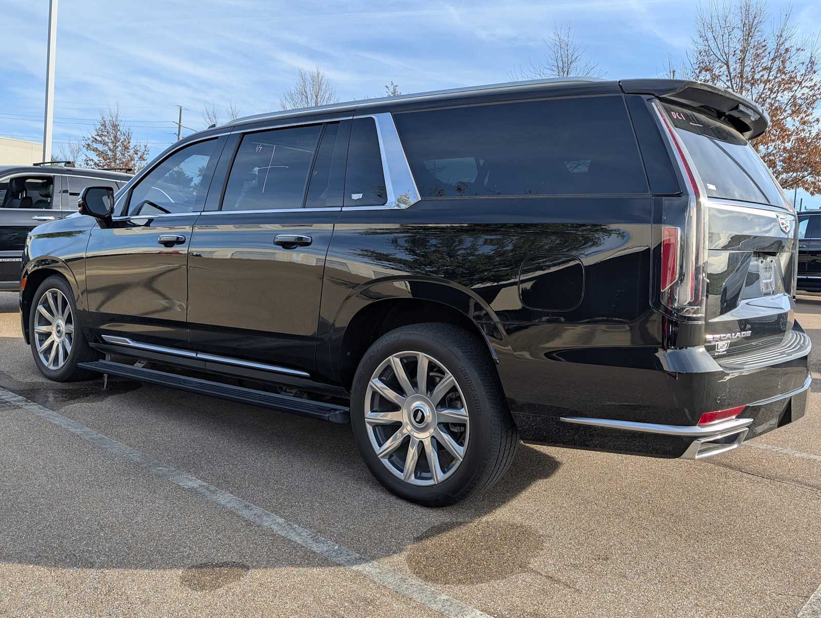 Thumbnail: 2023 Cadillac Escalade - 3