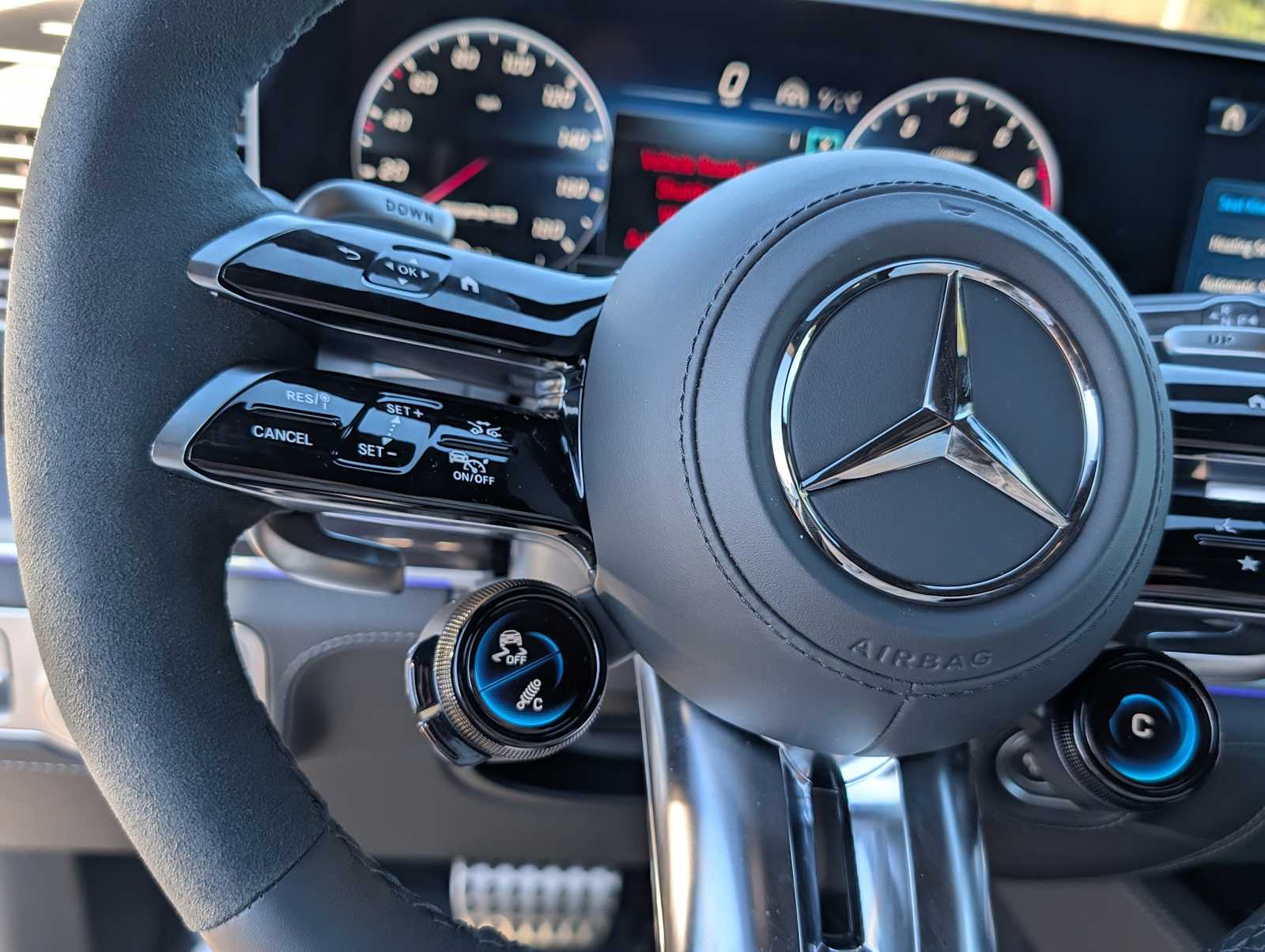 Thumbnail: 2026 Mercedes-Benz GLE - 16