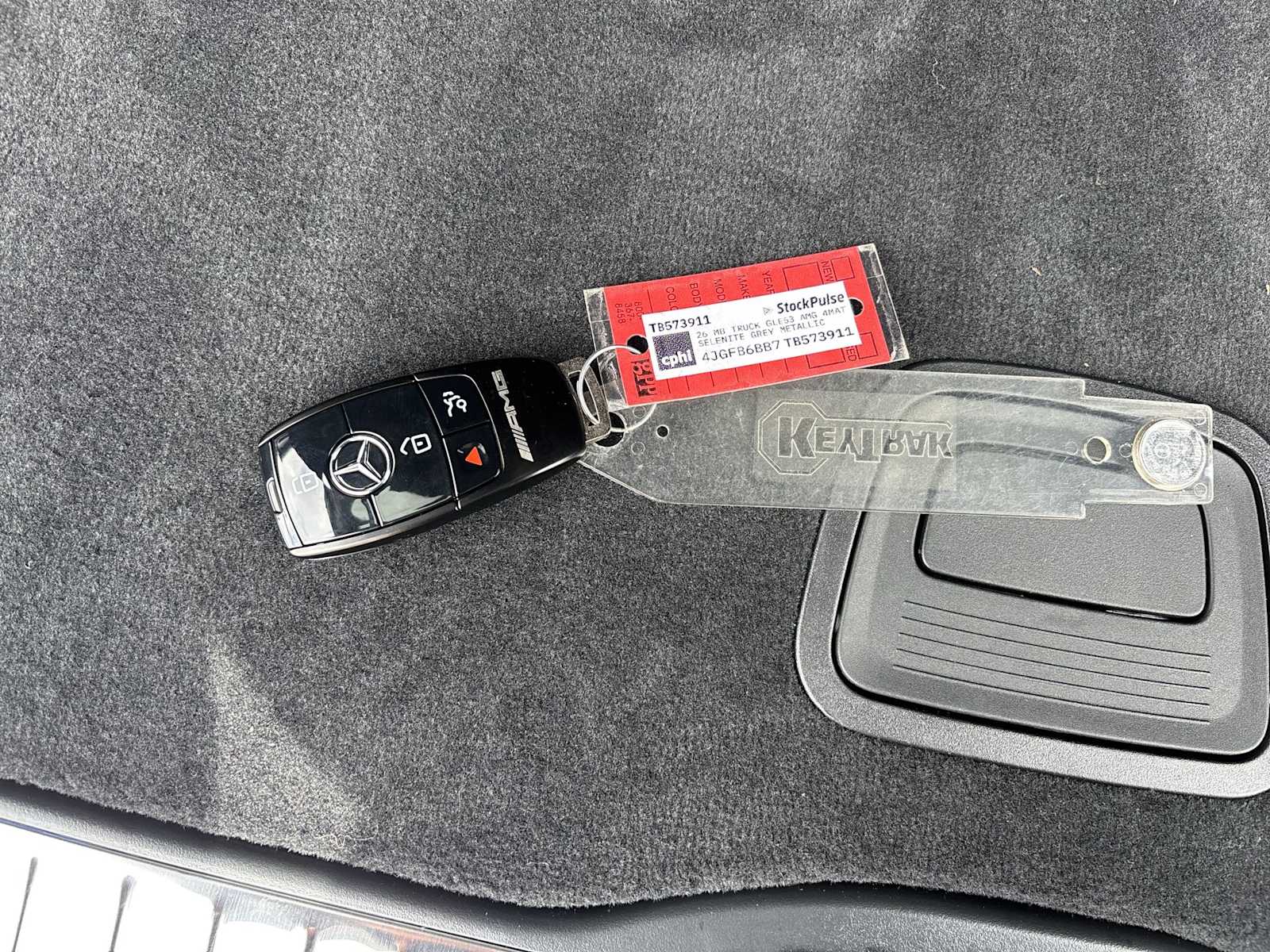 Thumbnail: 2026 Mercedes-Benz GLE - 27