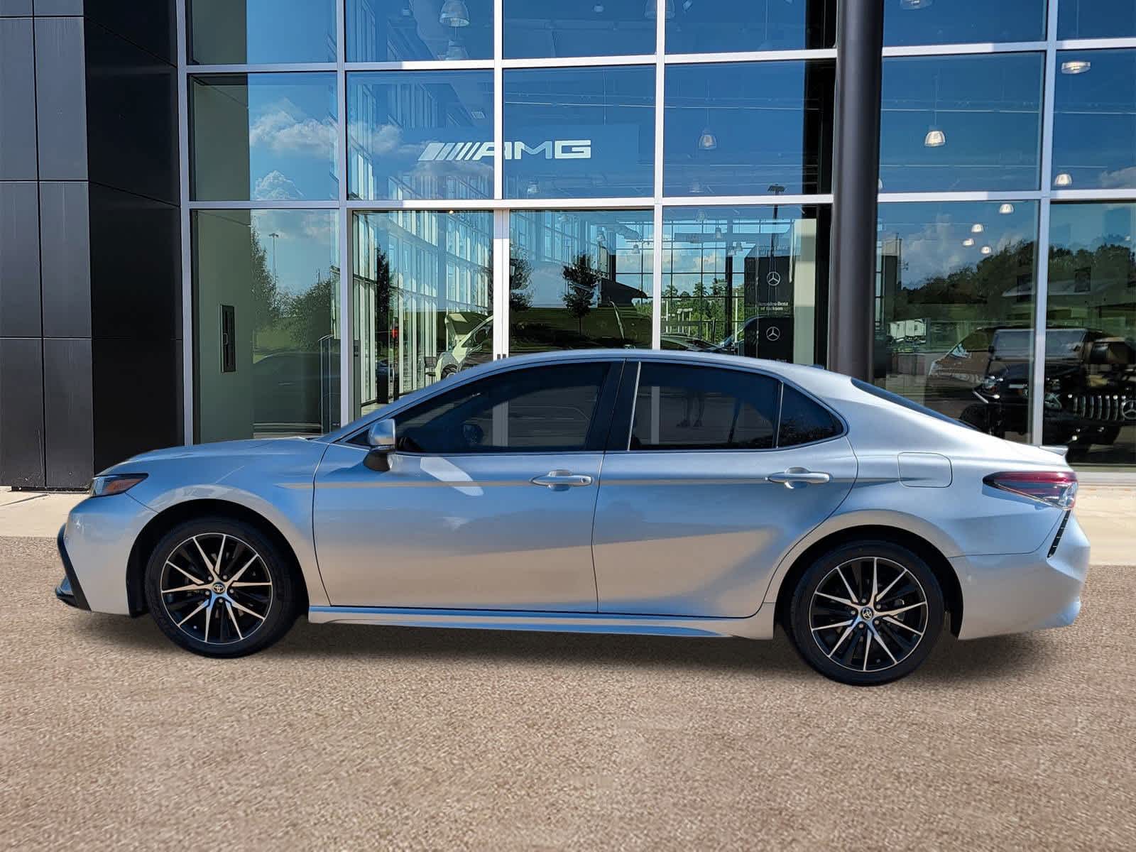 Thumbnail: 2023 Toyota Camry - 8