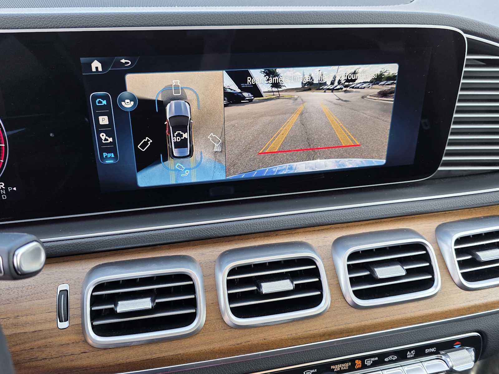 Thumbnail: 2025 Mercedes-Benz GLE - 8