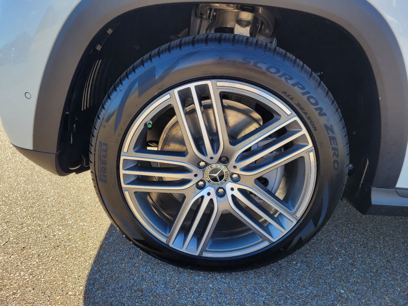 Thumbnail: 2025 Mercedes-Benz GLS - 28