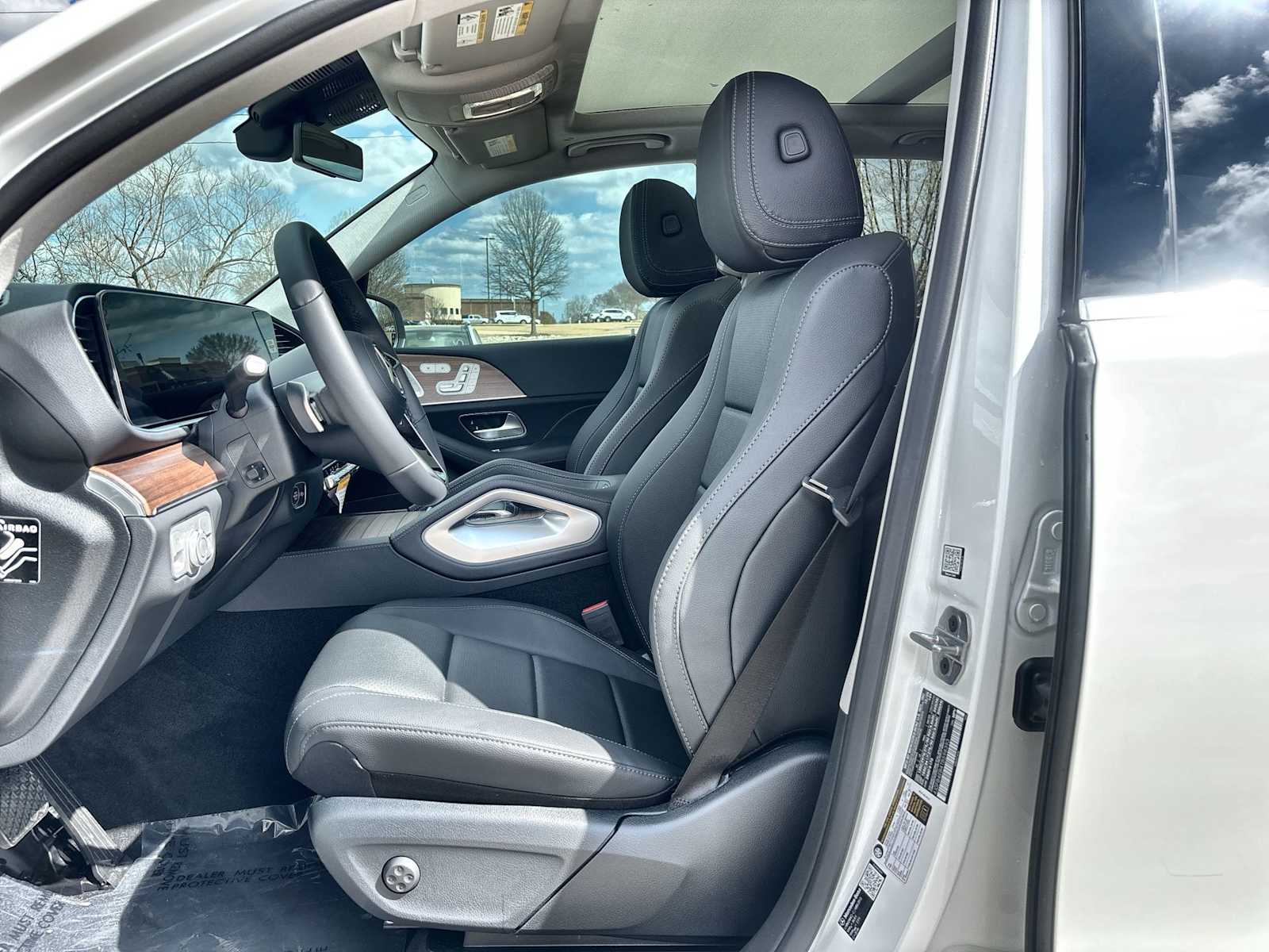 Thumbnail: 2026 Mercedes-Benz GLE - 3