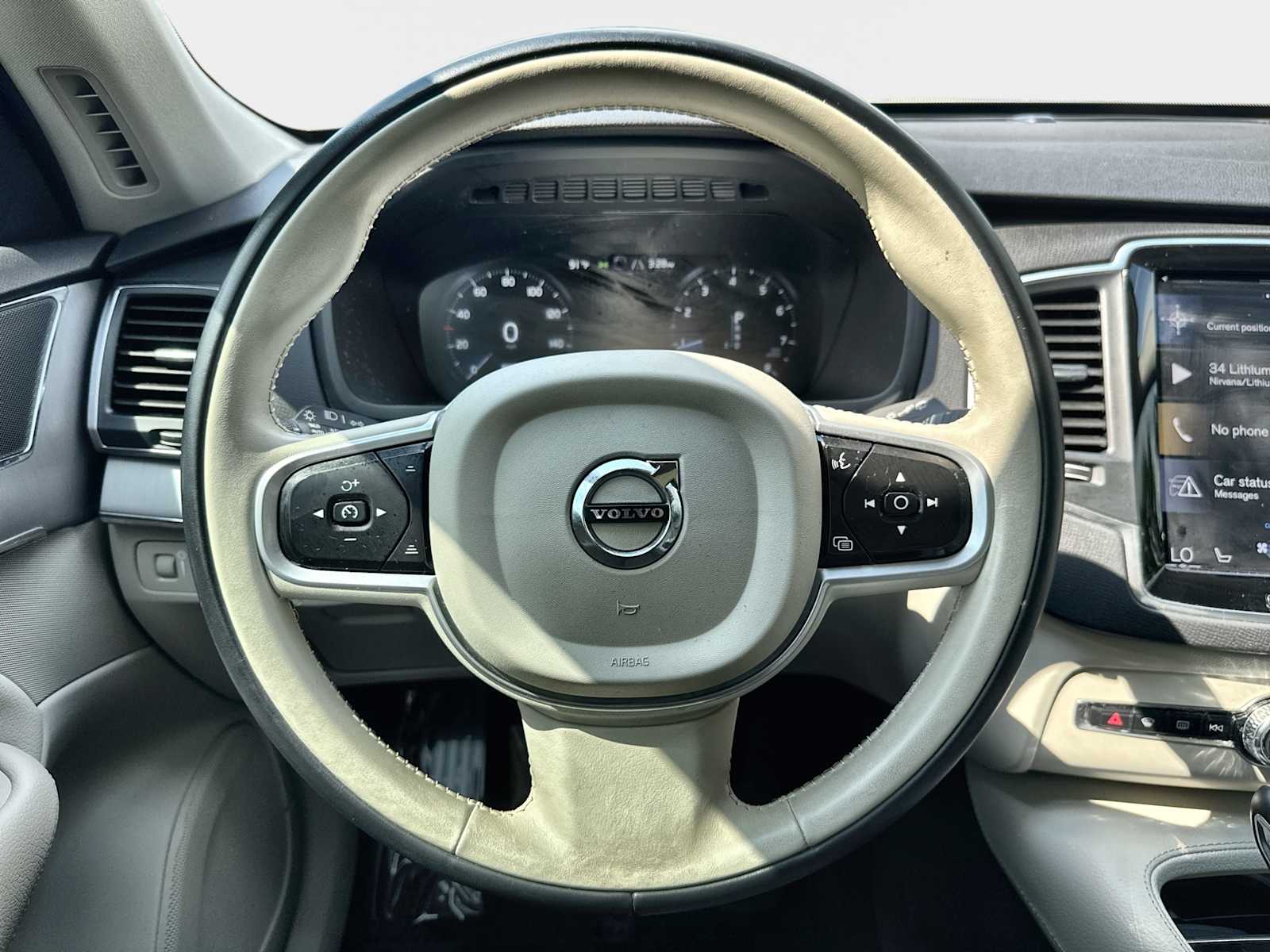 Thumbnail: 2022 Volvo XC90 - 21