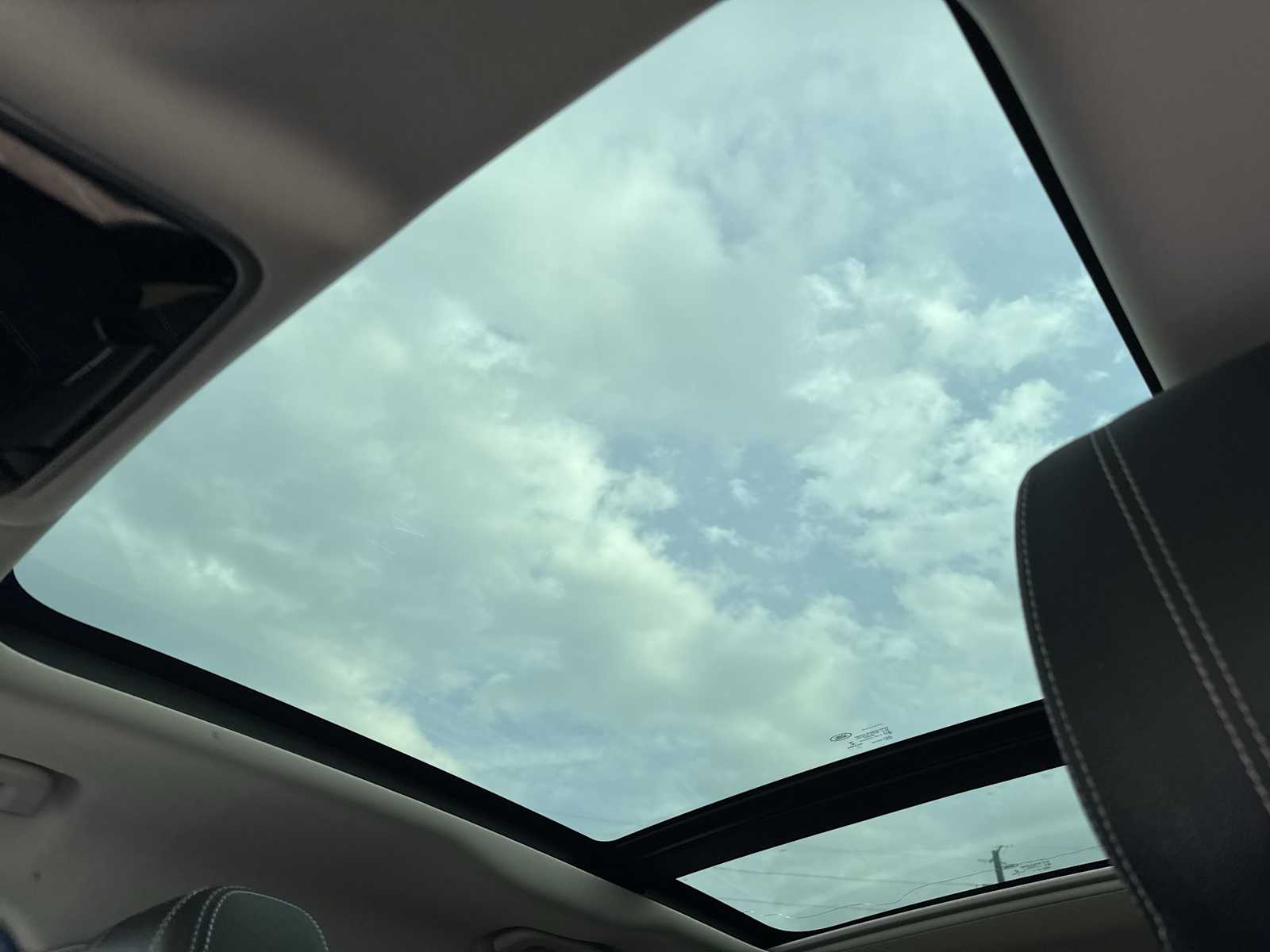 Thumbnail: 2018 Land Rover Range Rover Velar - 17