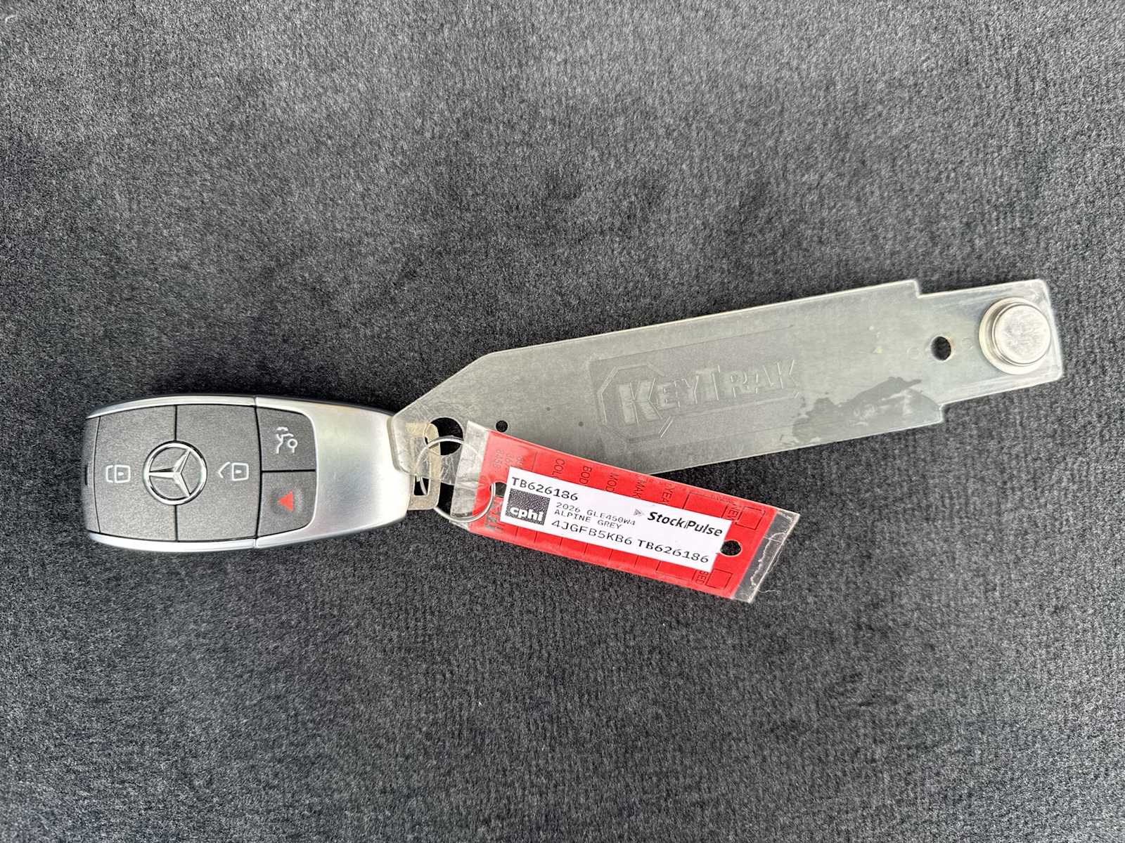 Thumbnail: 2026 Mercedes-Benz GLE - 26