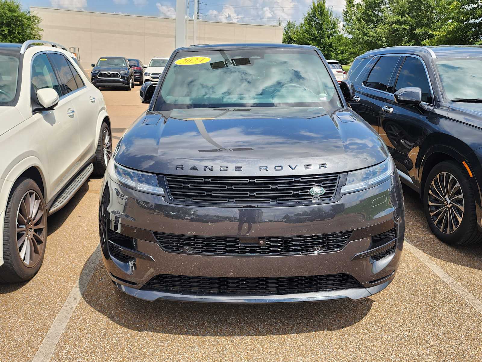 Thumbnail: 2024 Land Rover Range Rover Sport - 1