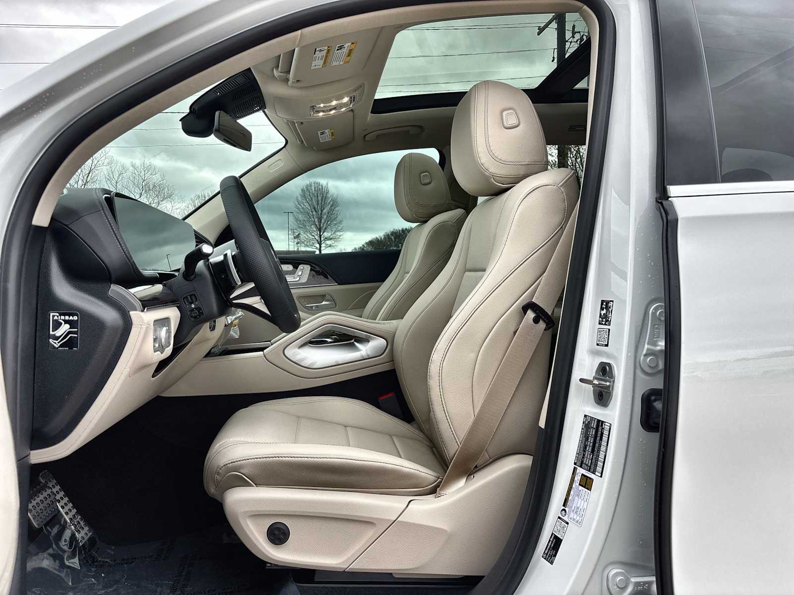 Thumbnail: 2026 Mercedes-Benz GLS - 3