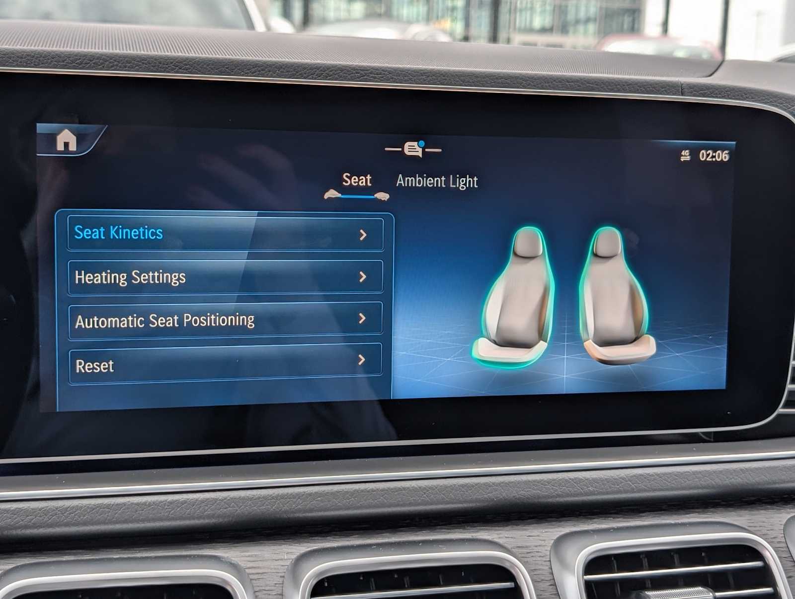 Thumbnail: 2026 Mercedes-Benz GLE - 12