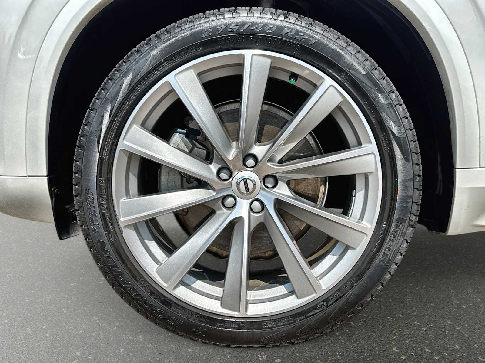 Thumbnail: 2022 Volvo XC90 - 14