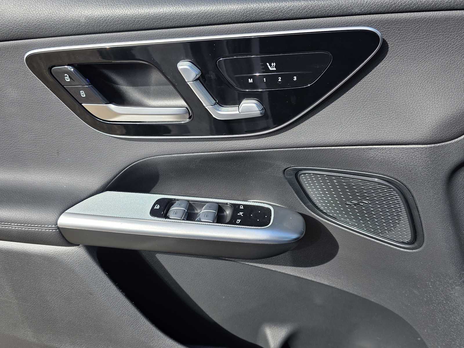 Thumbnail: 2025 Mercedes-Benz GLC - 18