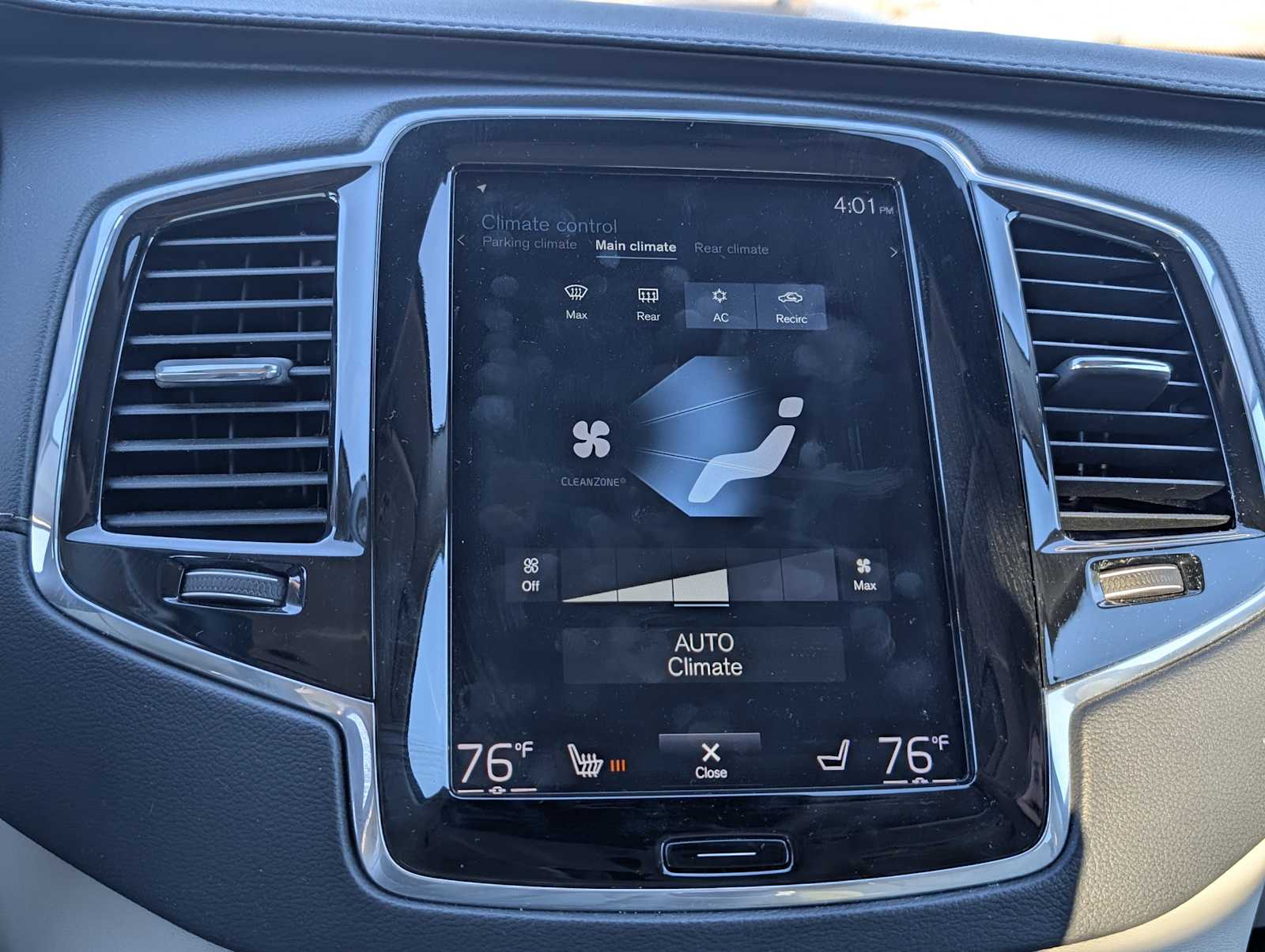 Thumbnail: 2018 Volvo XC90 - 15