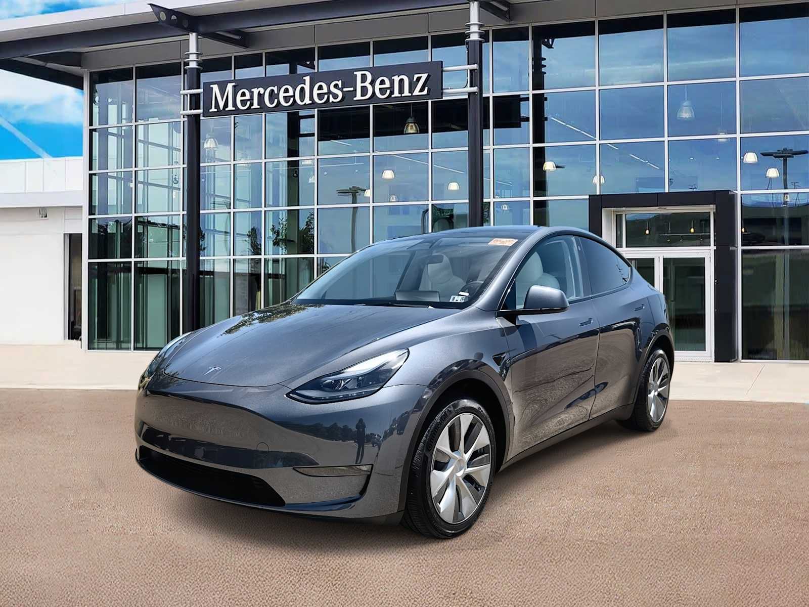 2023 Tesla Model Y Long Range Dual Motor All-Wheel Drive's photo