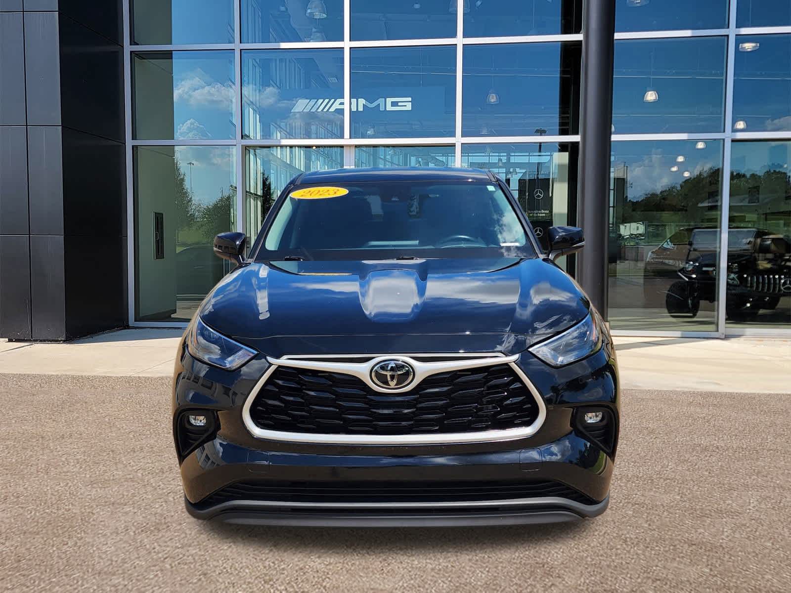 Thumbnail: 2023 Toyota Highlander - 22