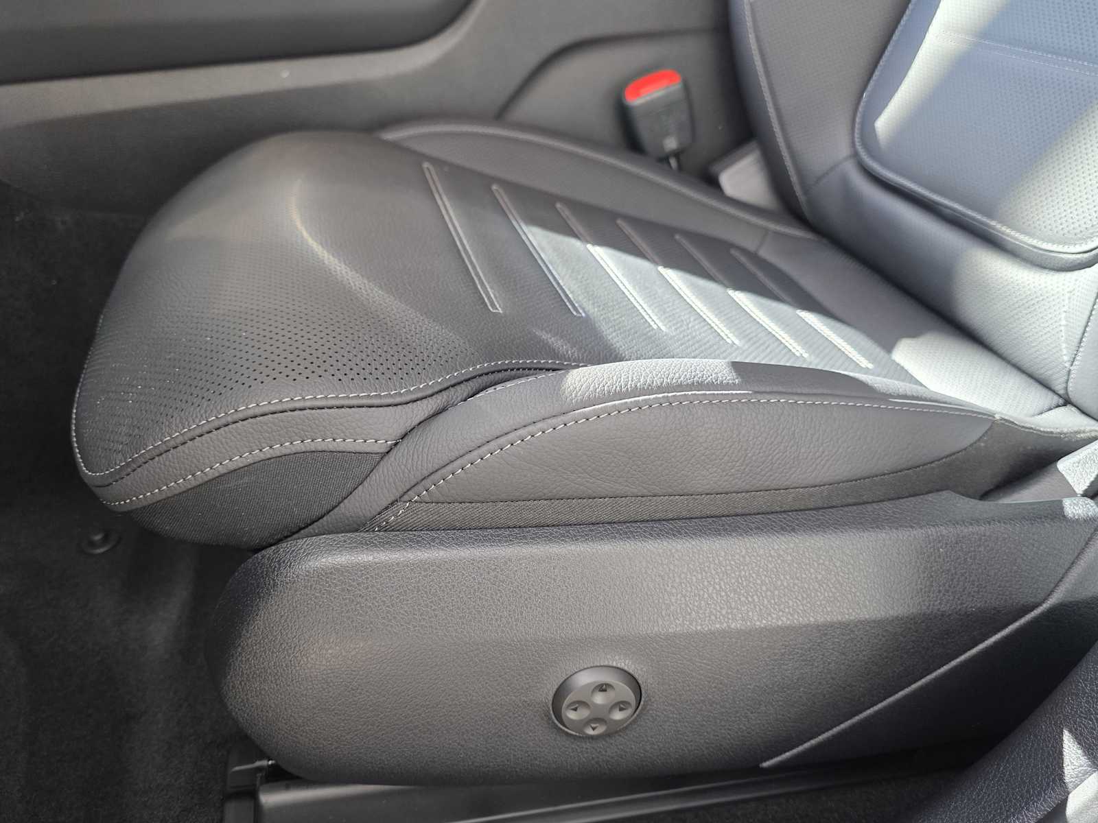 Thumbnail: 2026 Mercedes-Benz GLC - 15