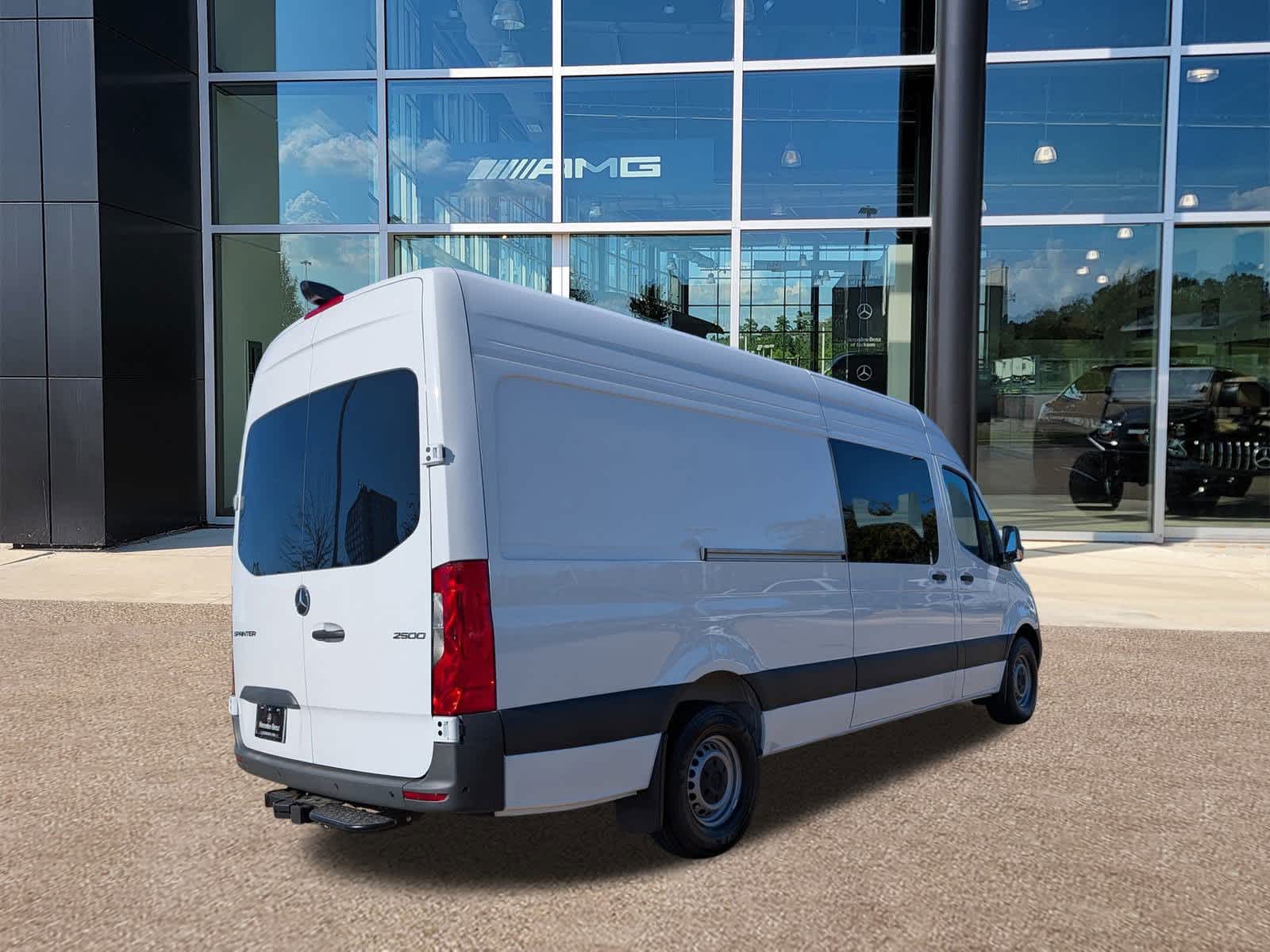 Thumbnail: 2026 Mercedes-Benz Sprinter - 4