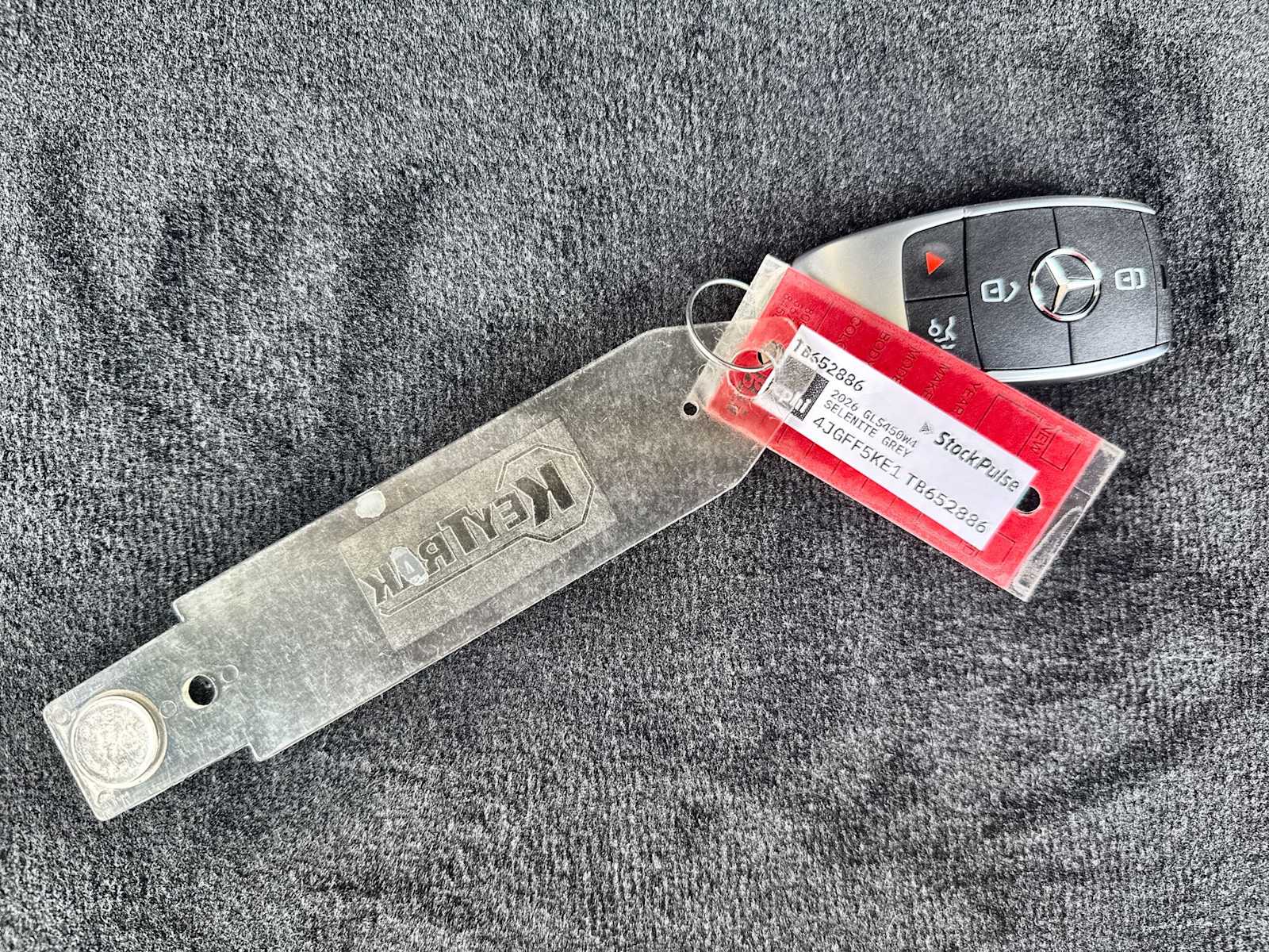 Thumbnail: 2026 Mercedes-Benz GLS - 26