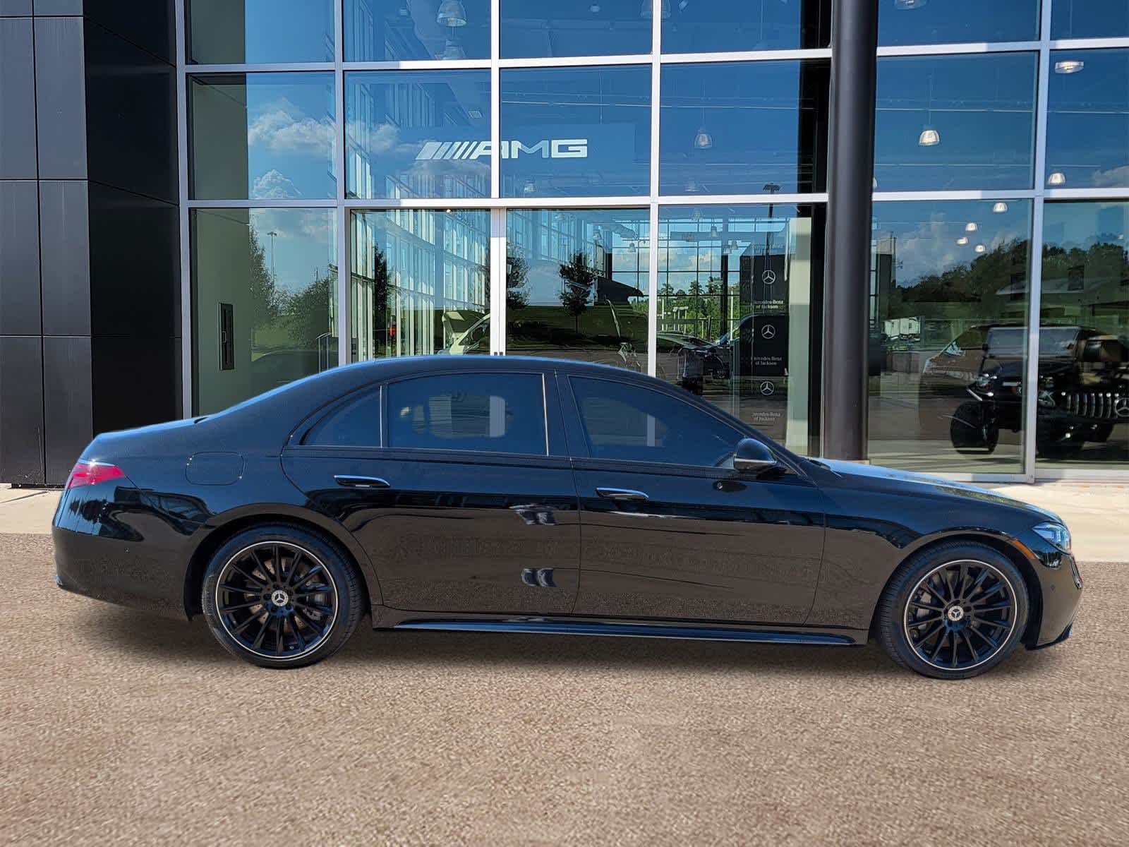 Thumbnail: 2025 Mercedes-Benz S-Class - 4