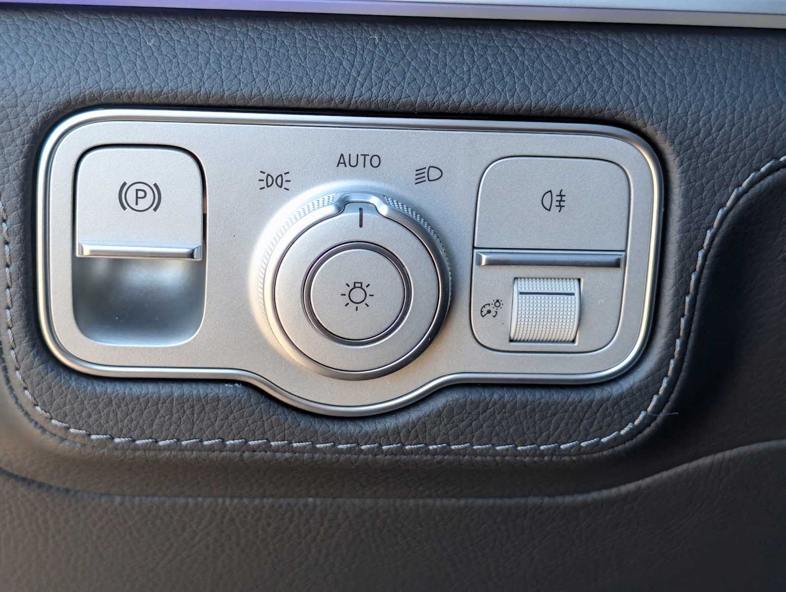 Thumbnail: 2026 Mercedes-Benz GLE - 14