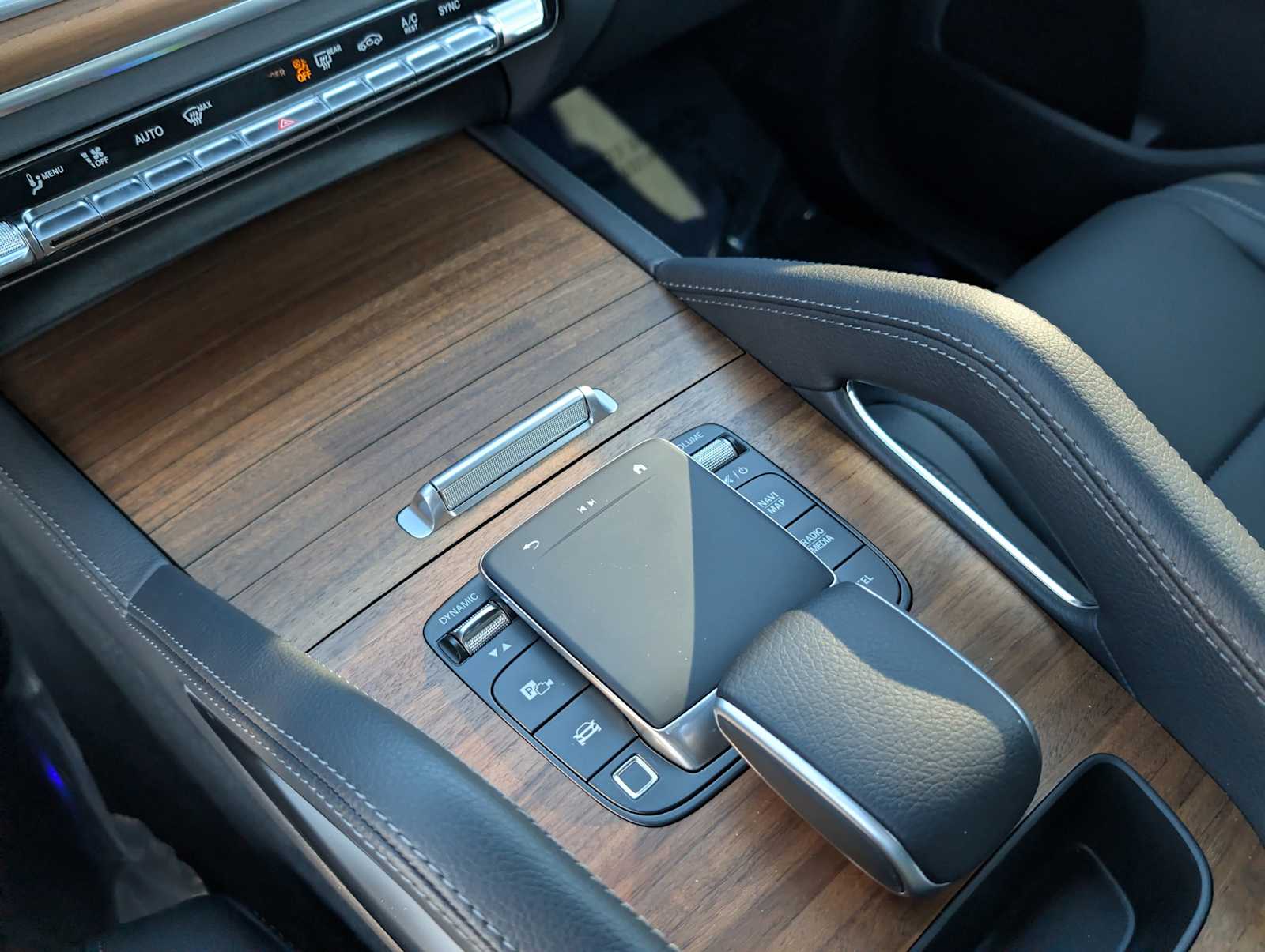 Thumbnail: 2026 Mercedes-Benz GLE - 15